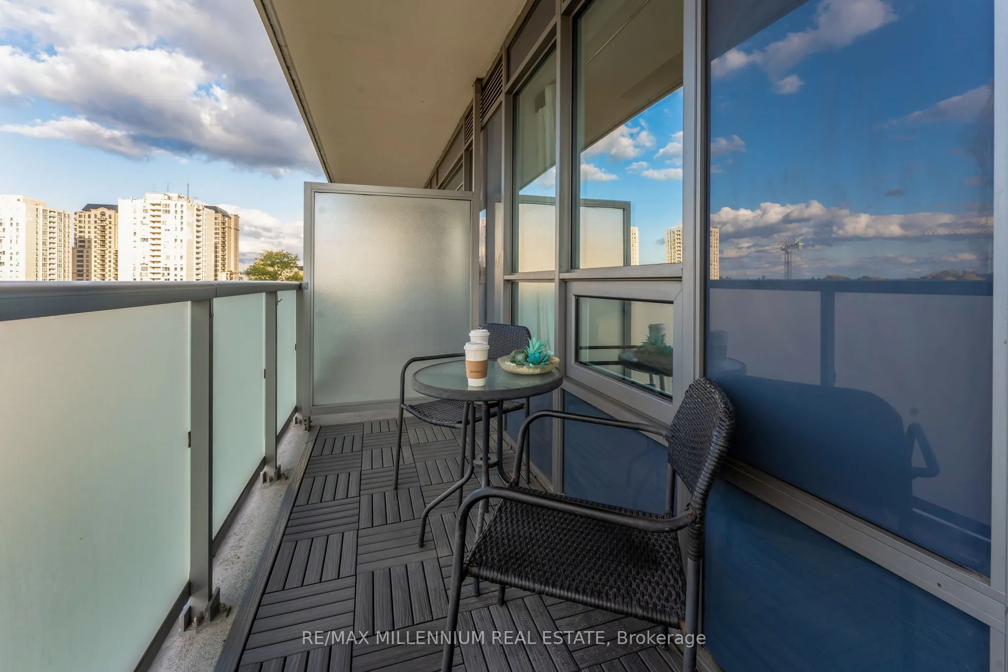 7 Kenaston Gardens, #322