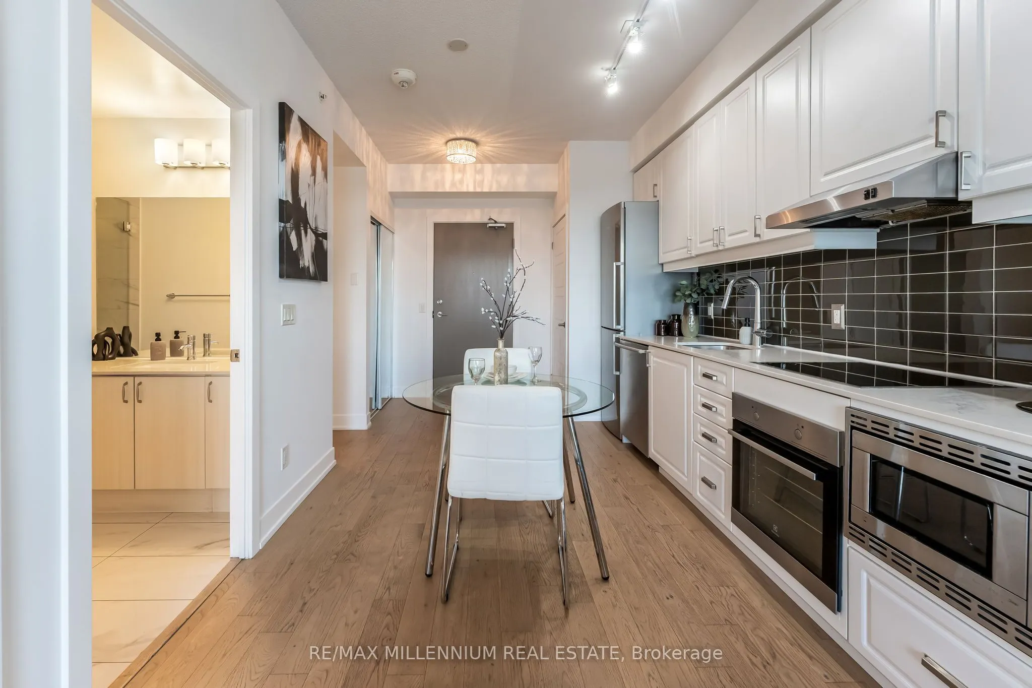 7 Kenaston Gardens, #322