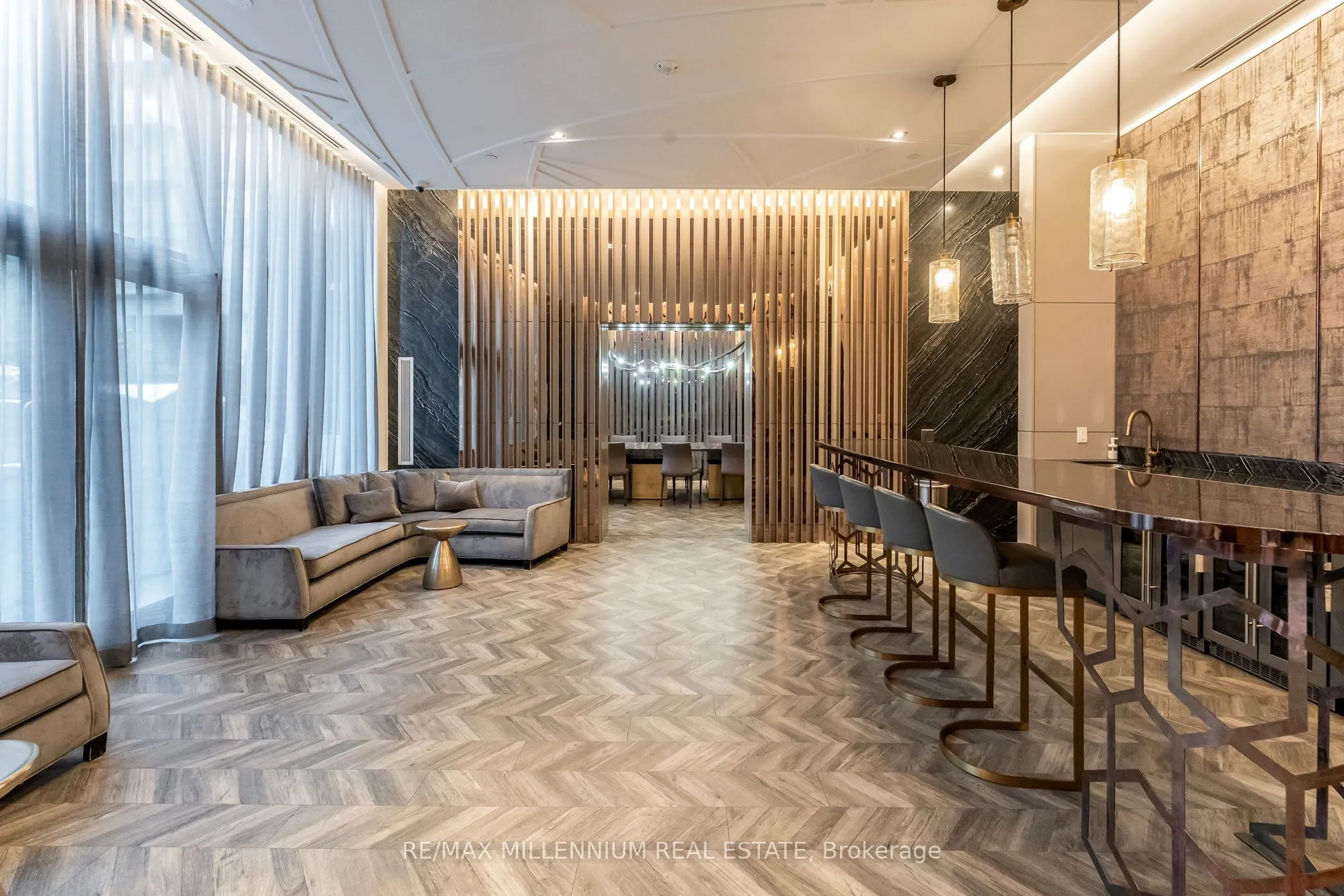 7 Kenaston Gardens, #322