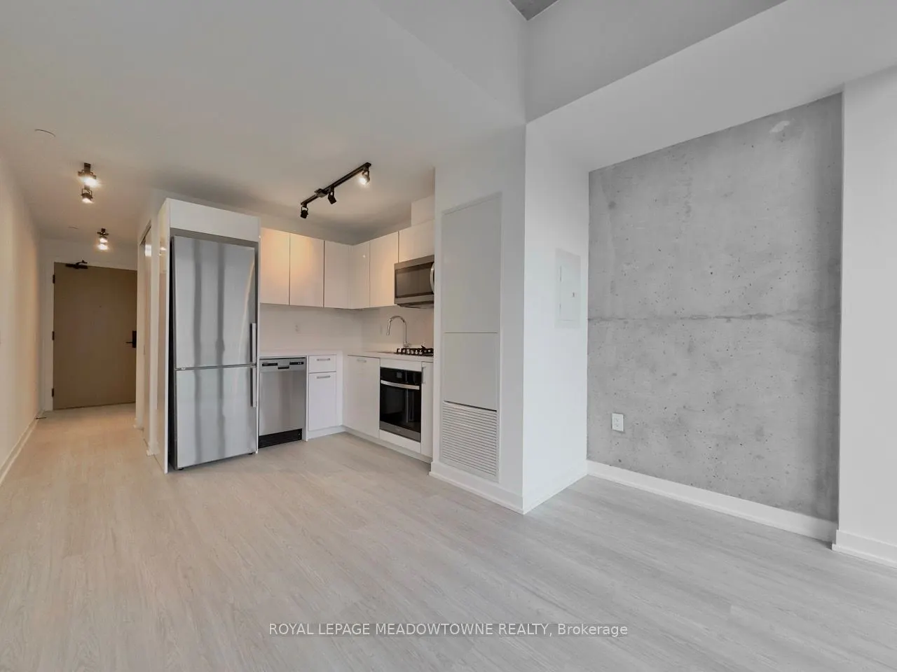 195 McCaul Street, #1707