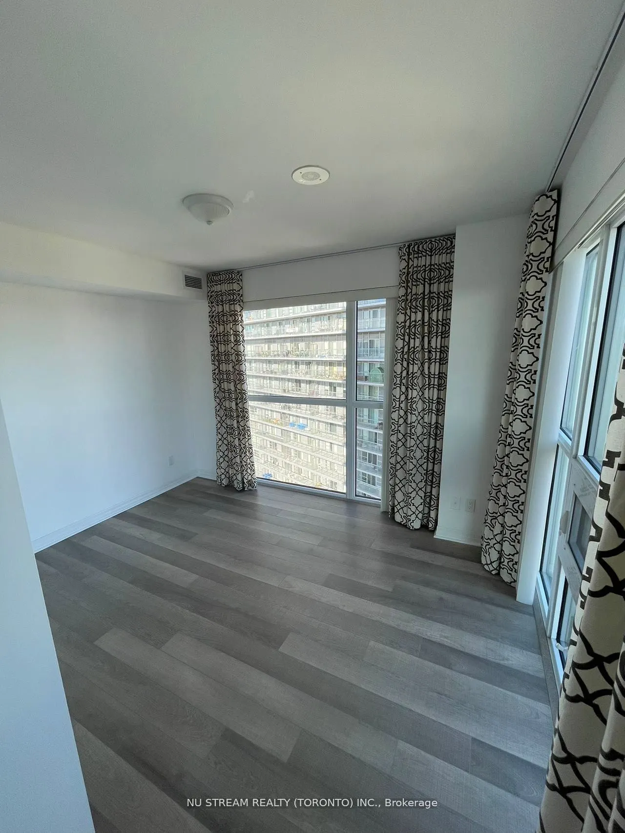 275 Yorkland Road, #2204