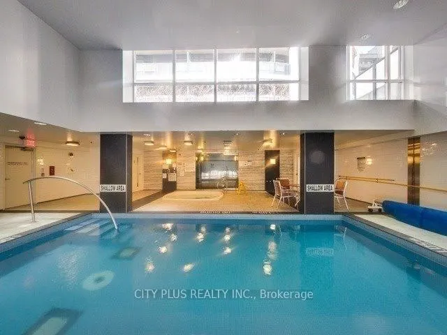 25 Carlton Street, #1810