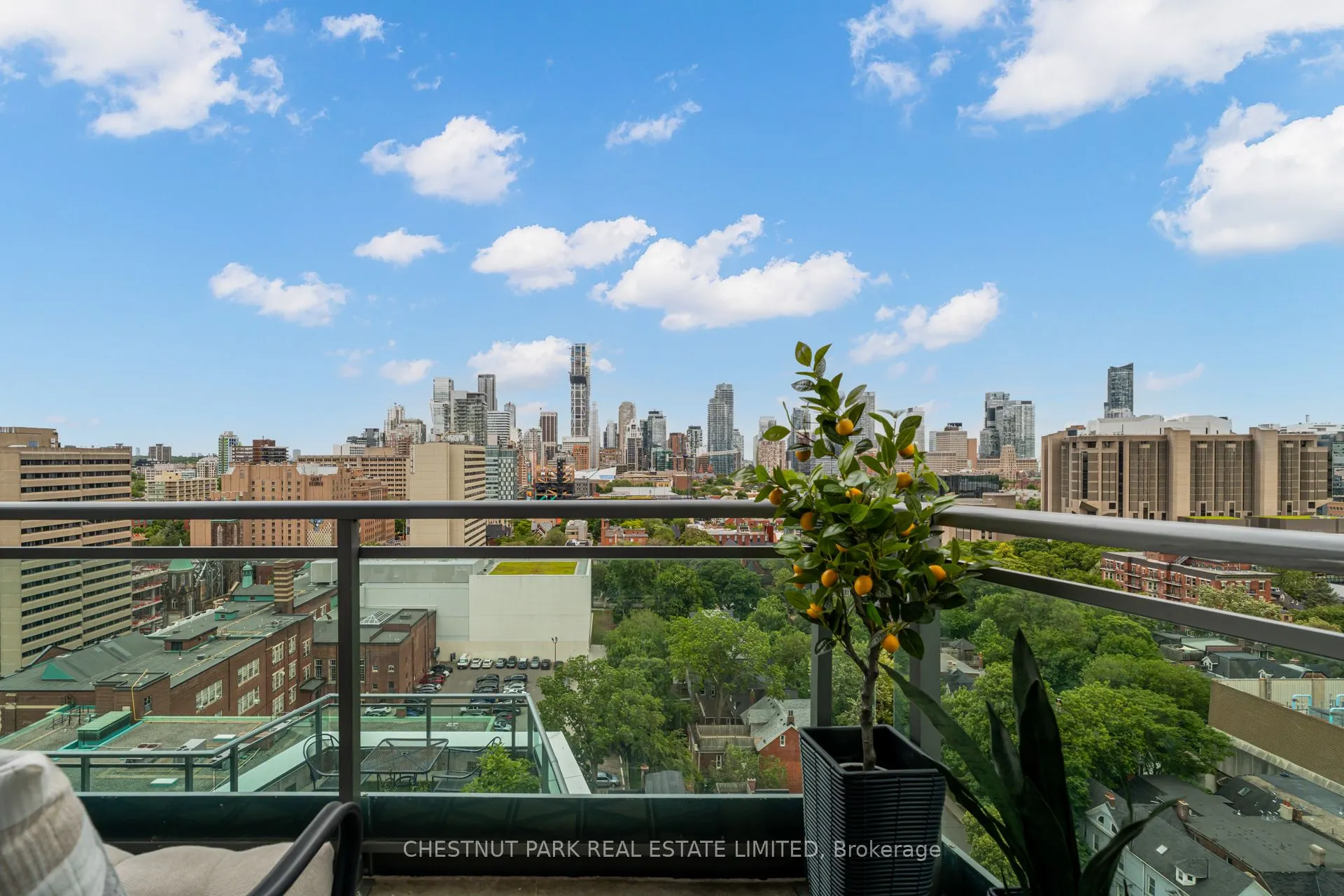 736 Spadina Avenue, #1711