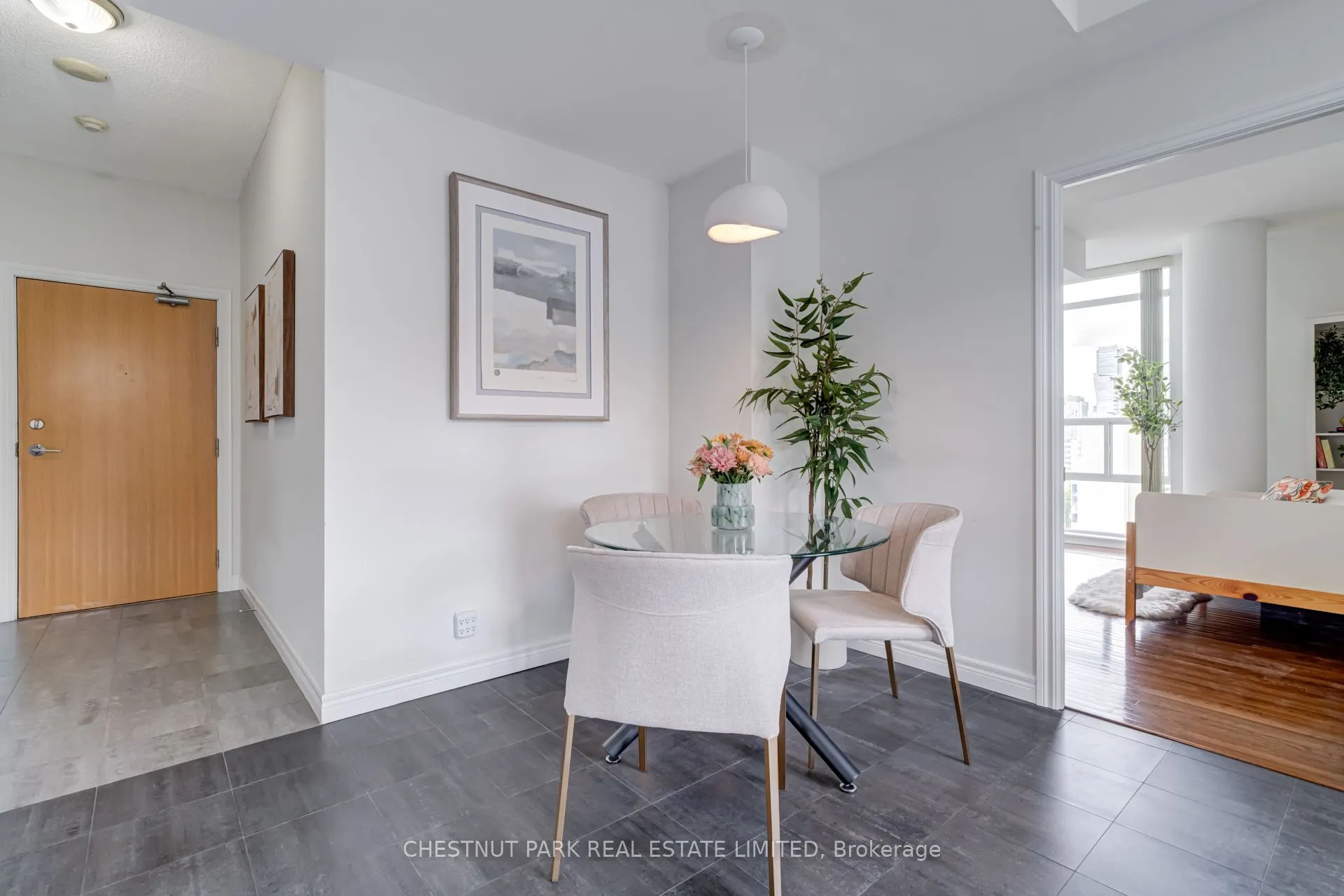 736 Spadina Avenue, #1711