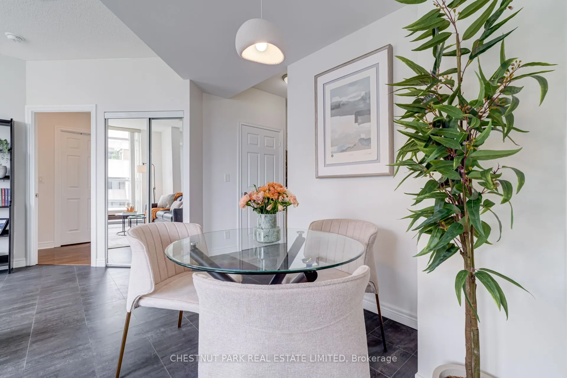 736 Spadina Avenue, #1711