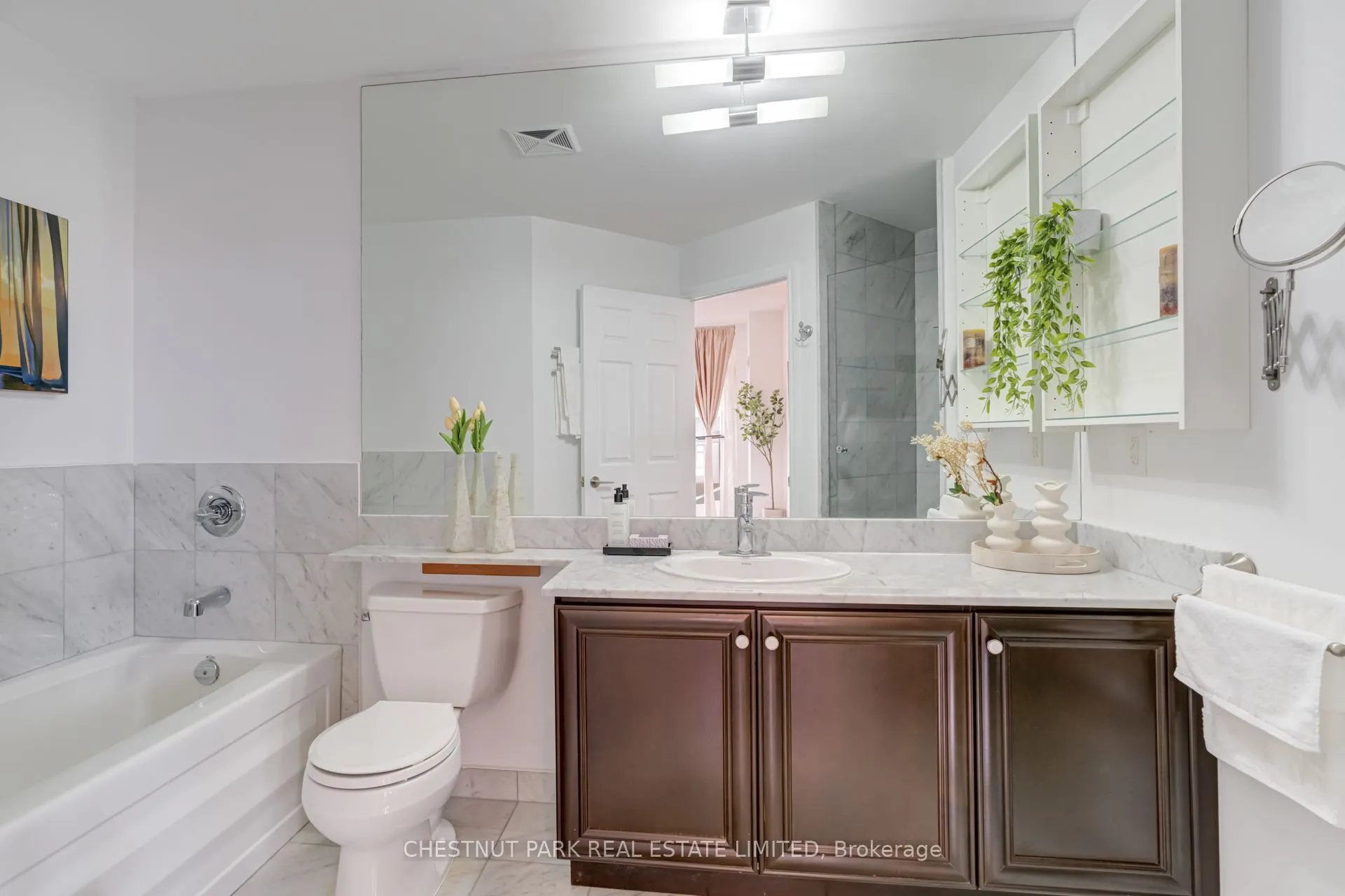 736 Spadina Avenue, #1711