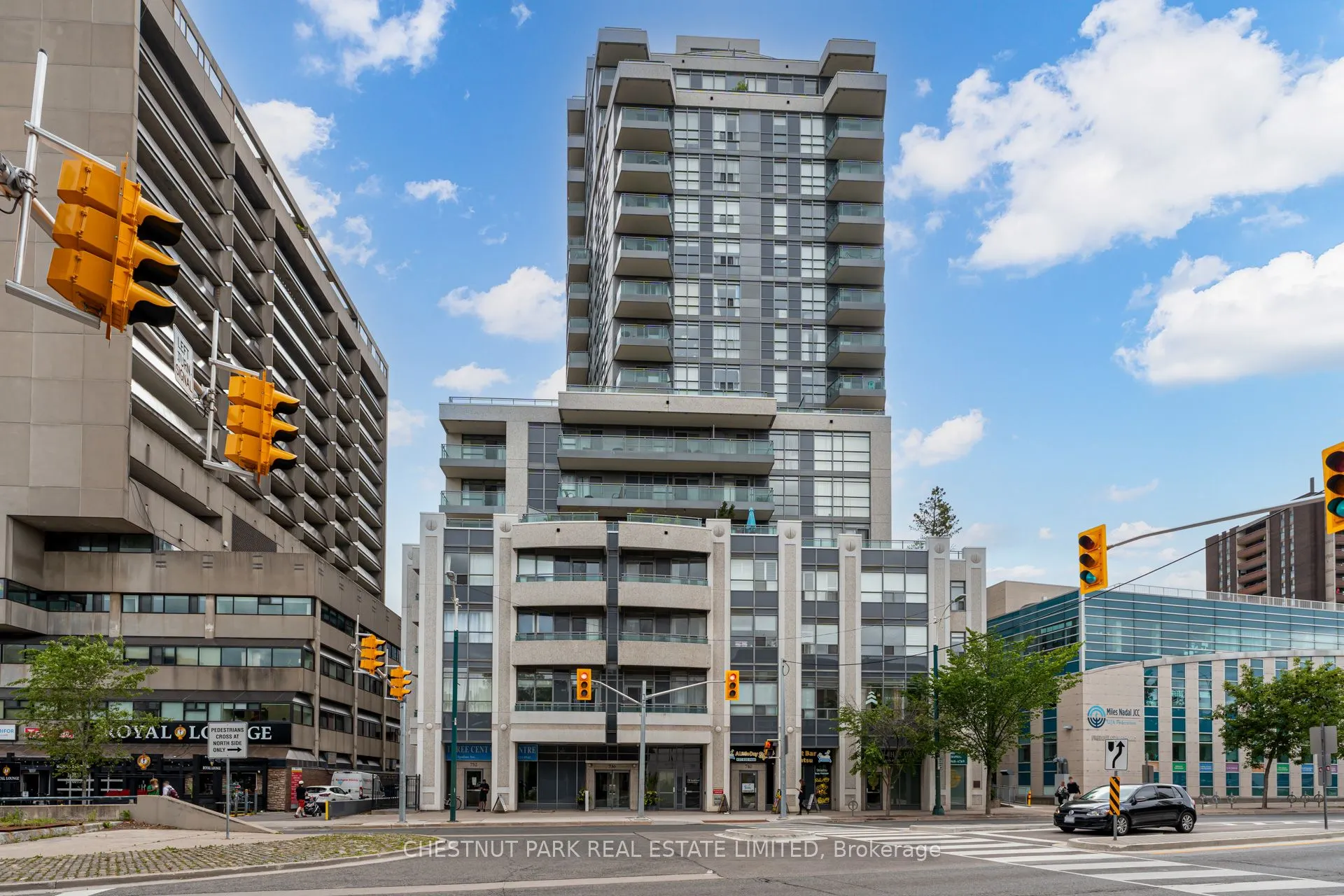 736 Spadina Avenue, #1711
