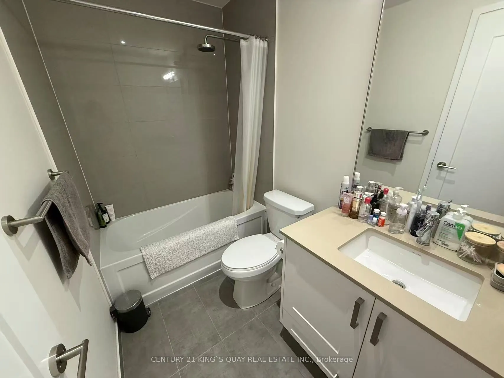 99 JOHN Street, #201