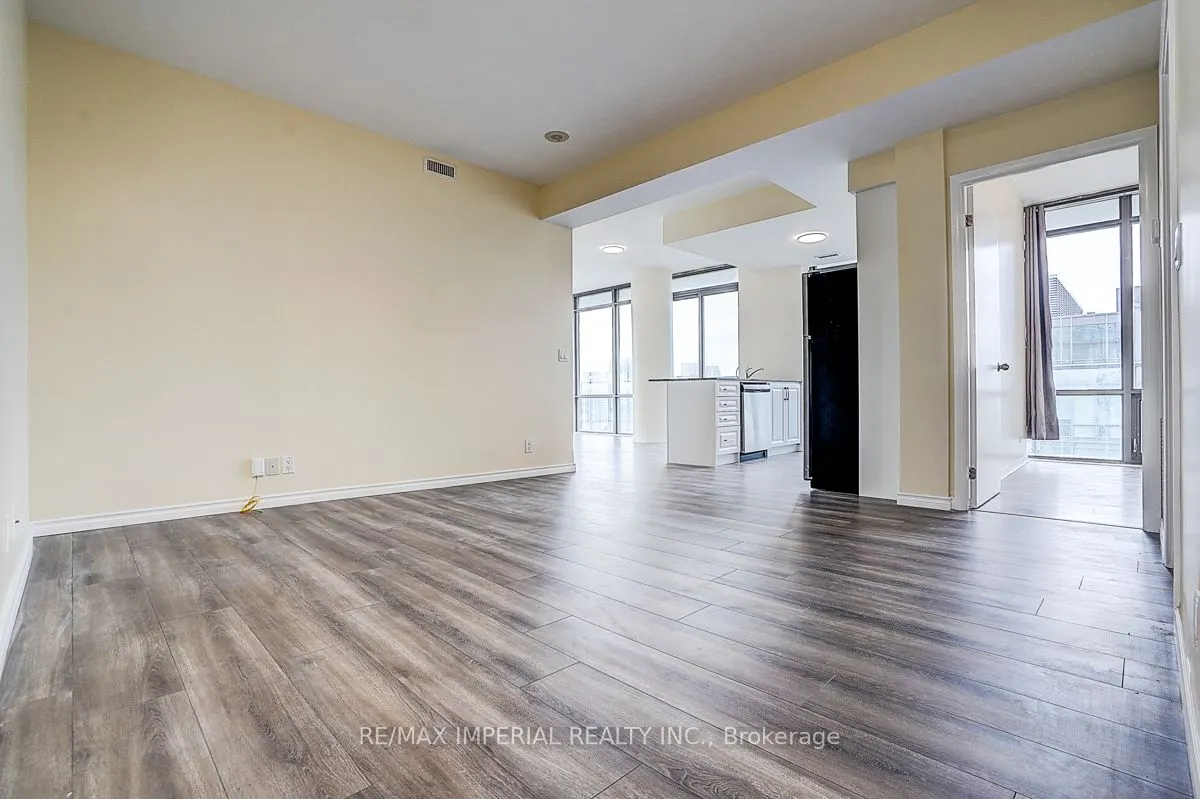 832 Bay Street, #3405