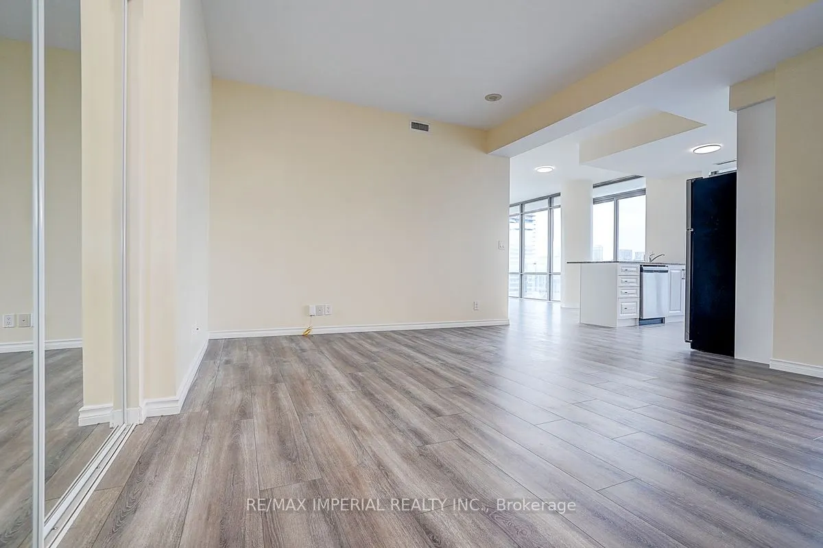 832 Bay Street, #3405