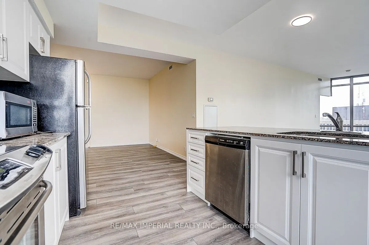 832 Bay Street, #3405