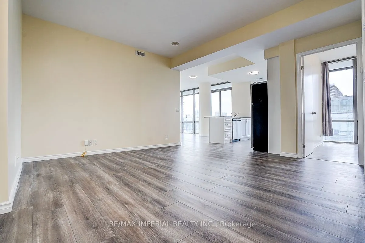 832 Bay Street, #3405