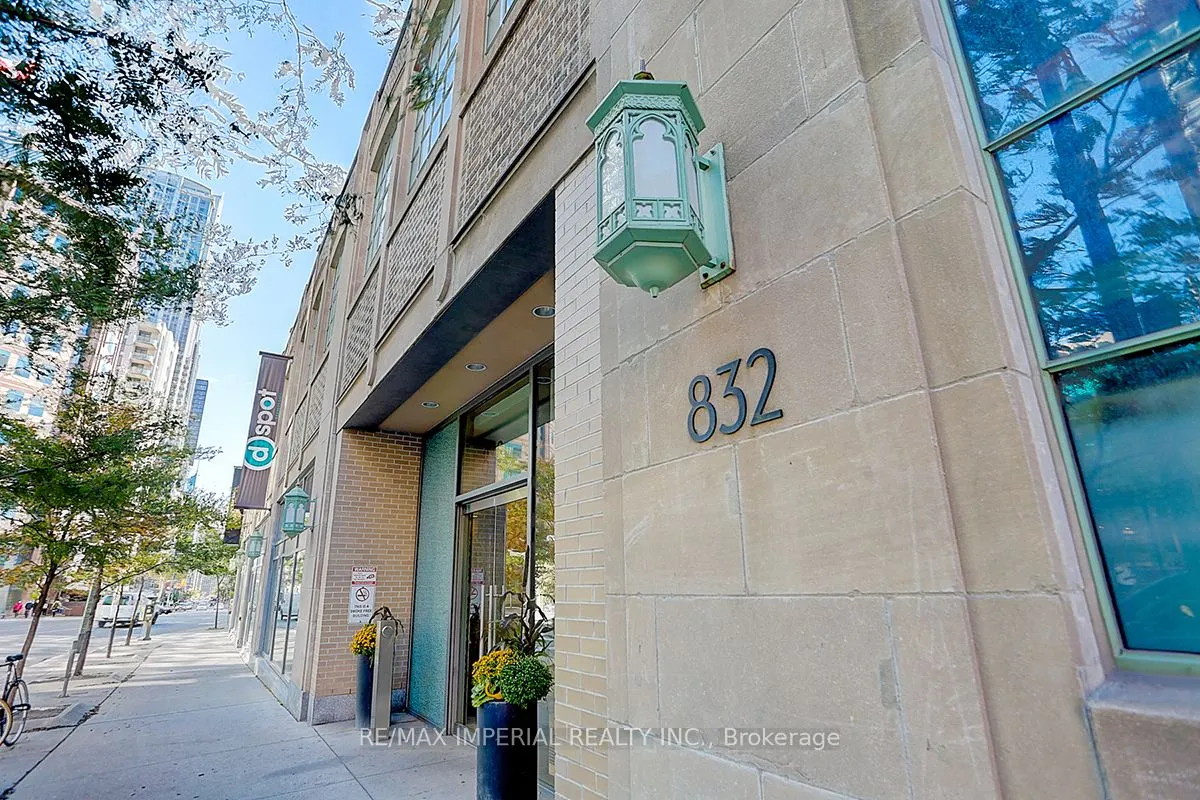 832 Bay Street, #3405