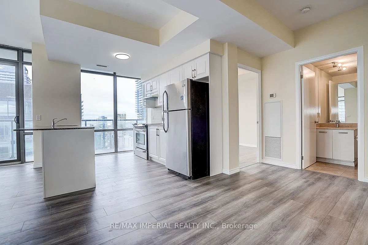 832 Bay Street, #3405