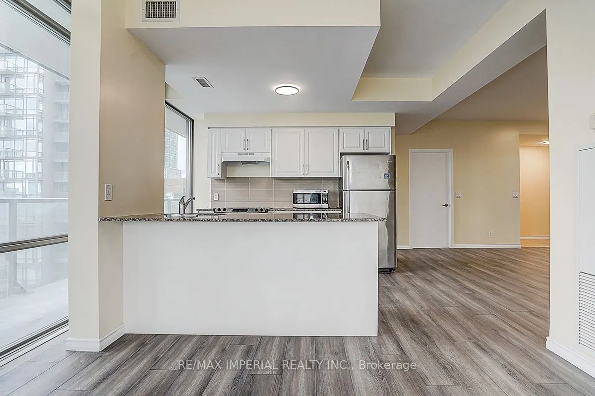 832 Bay Street, #3405