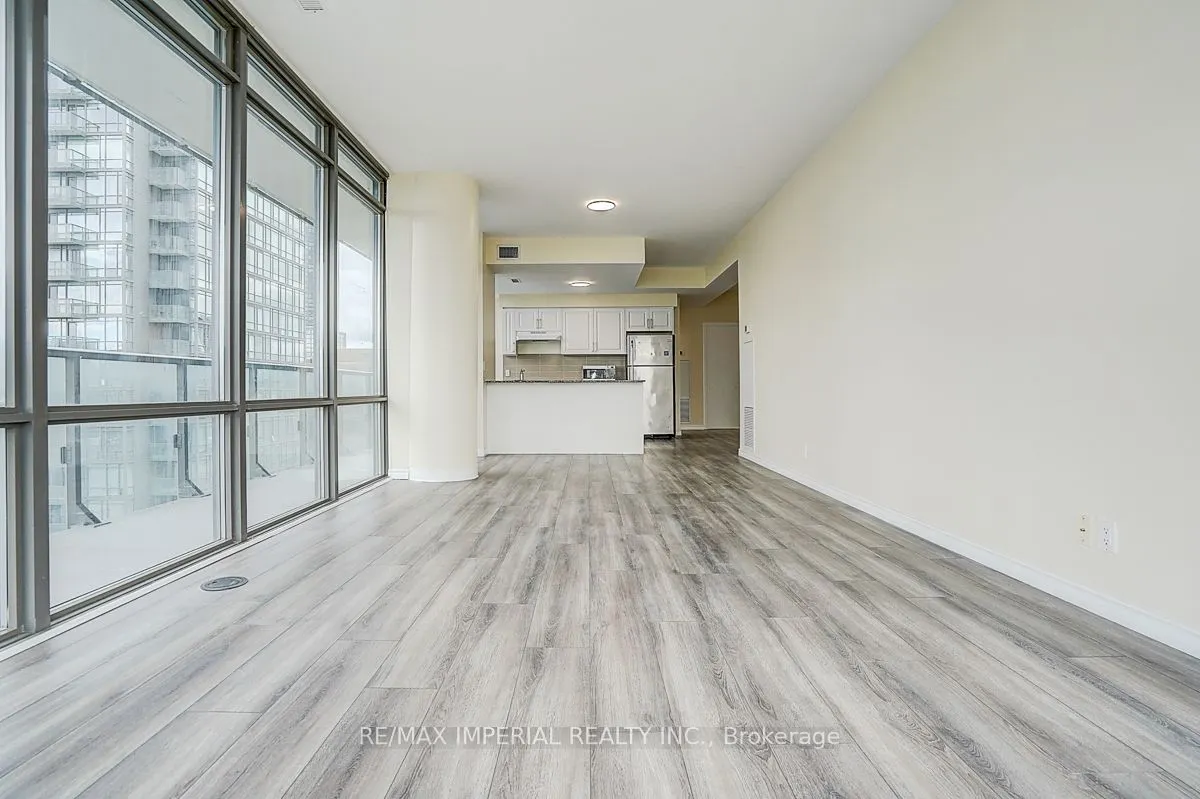 832 Bay Street, #3405