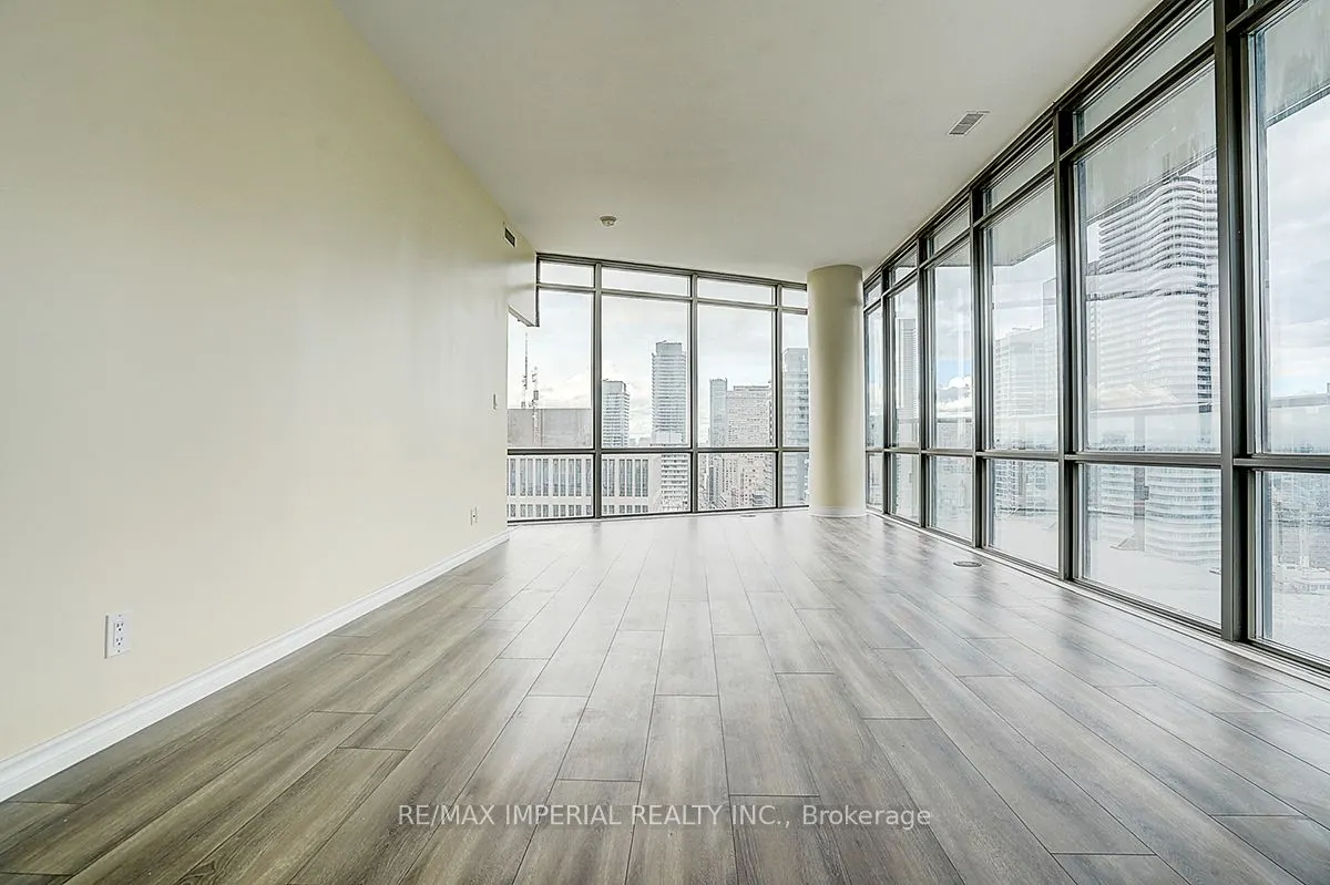 832 Bay Street, #3405