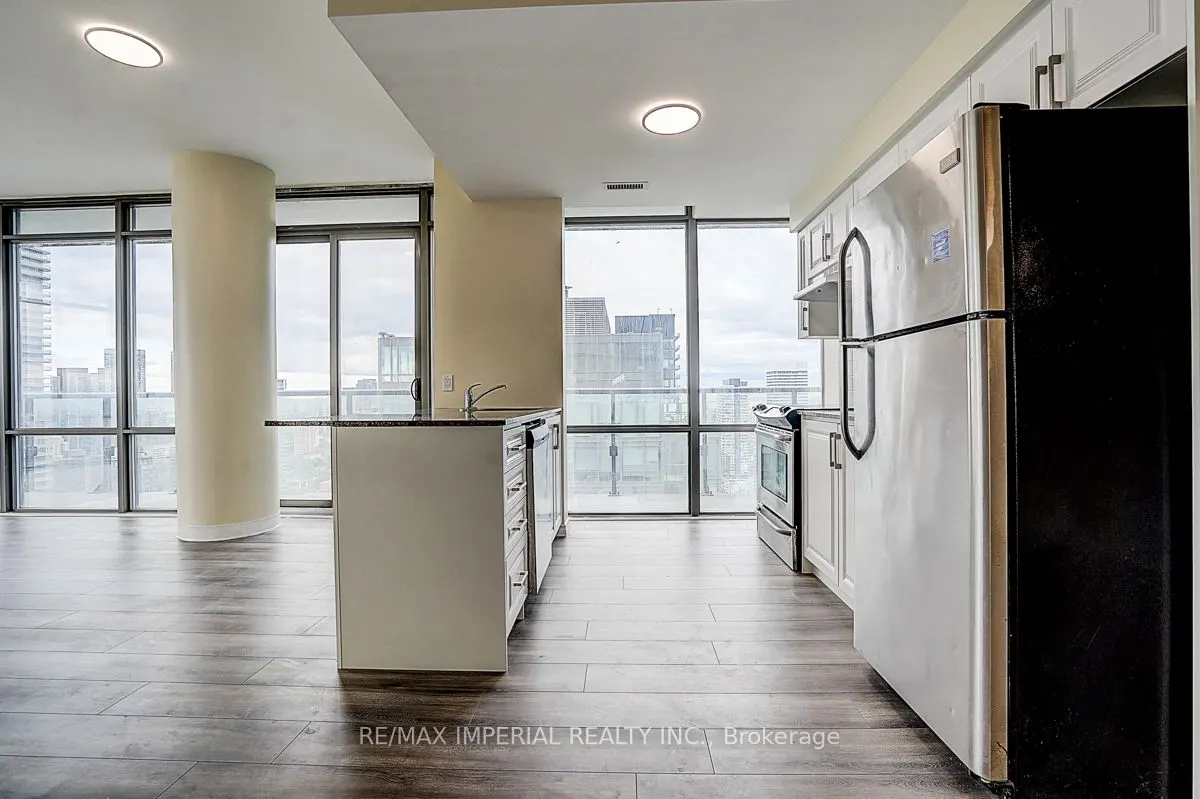 832 Bay Street, #3405