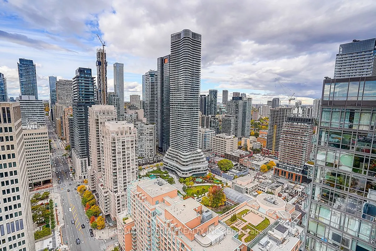 832 Bay Street, #3405