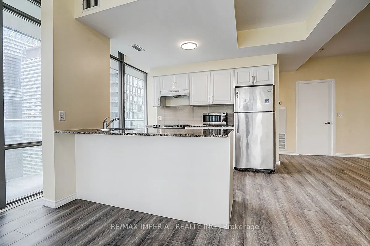 832 Bay Street, #3405