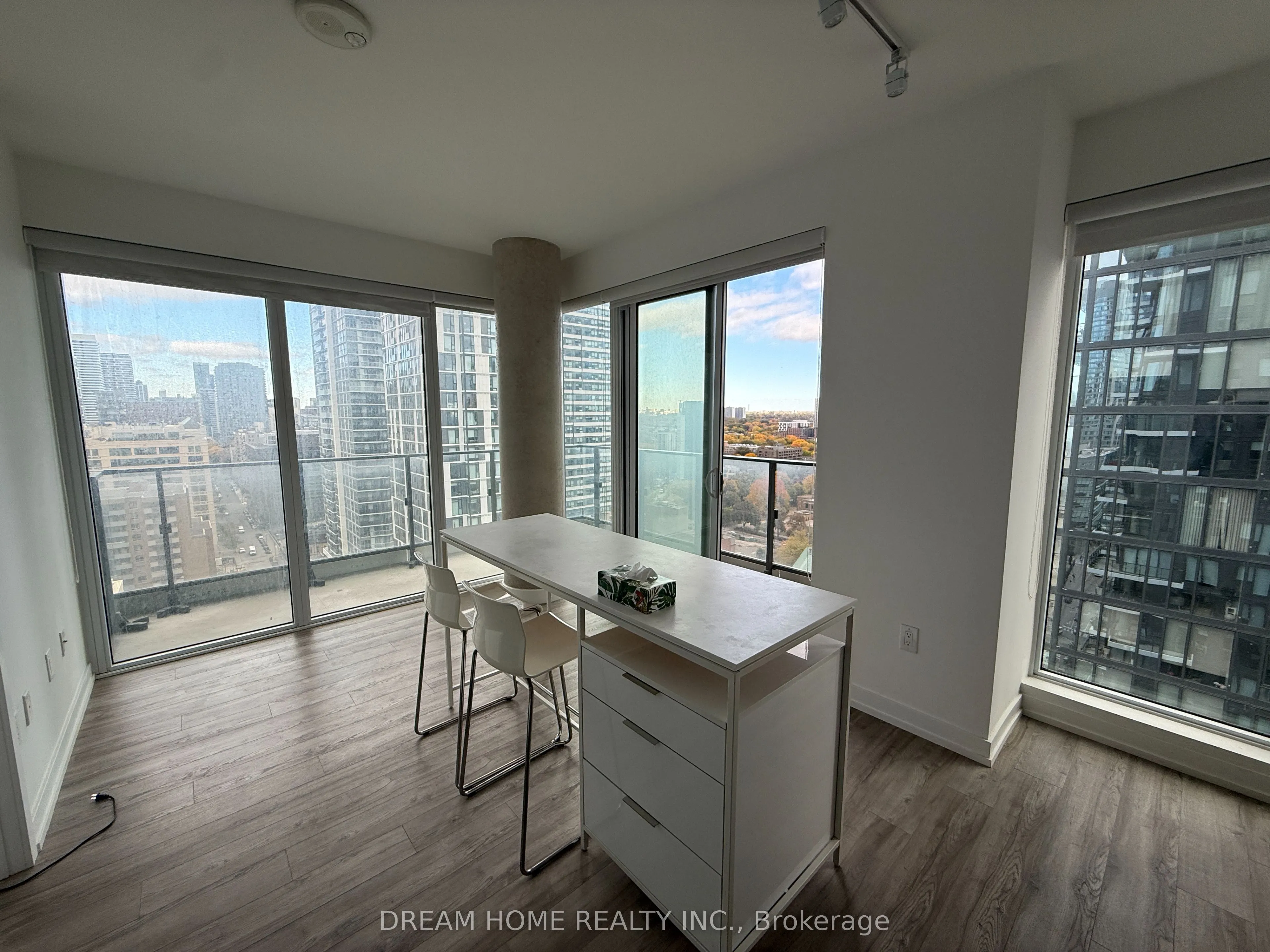 77 shuter Street, #2310