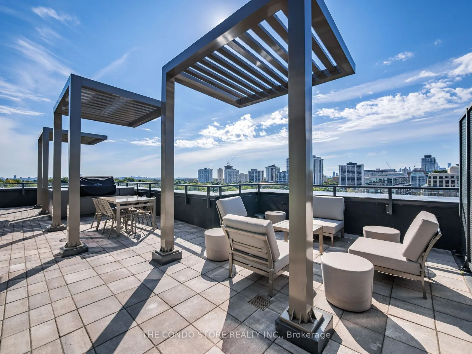 8 Manor Road W, #301