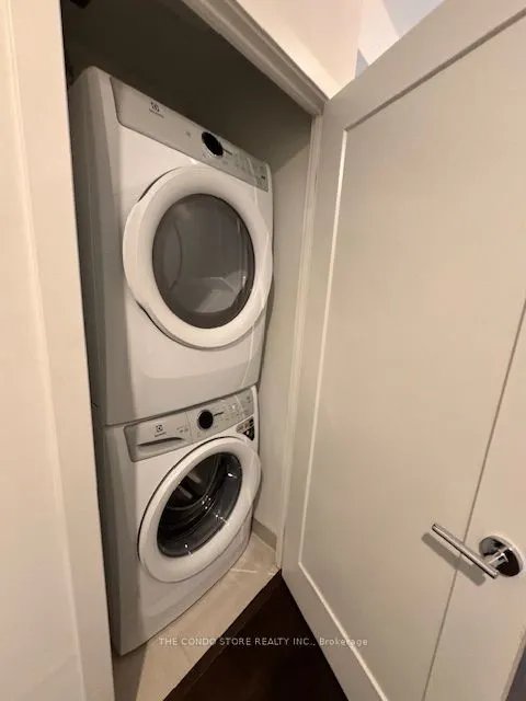 8 Manor Road W, #311