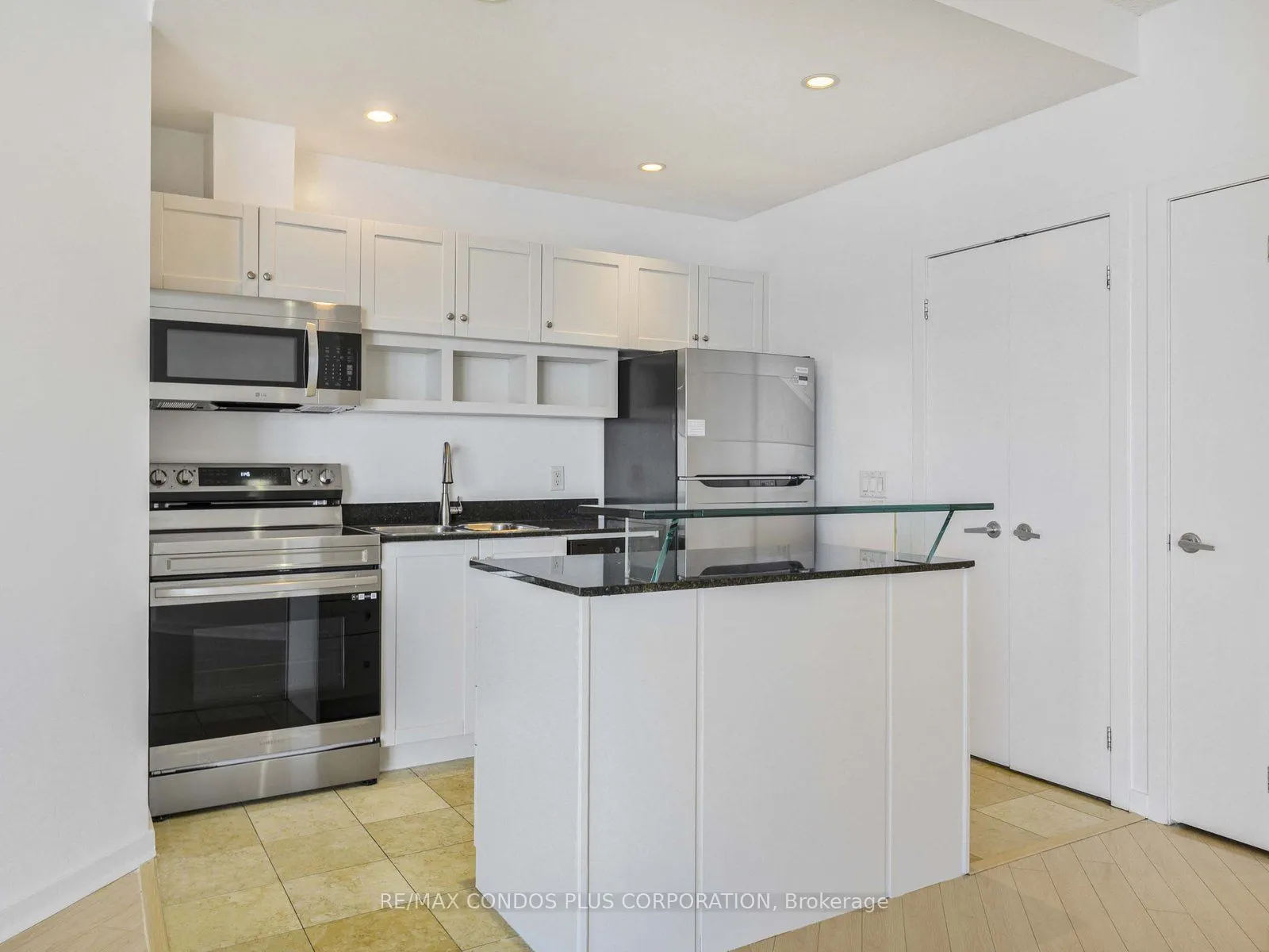 208 Queens Quay W, #2209