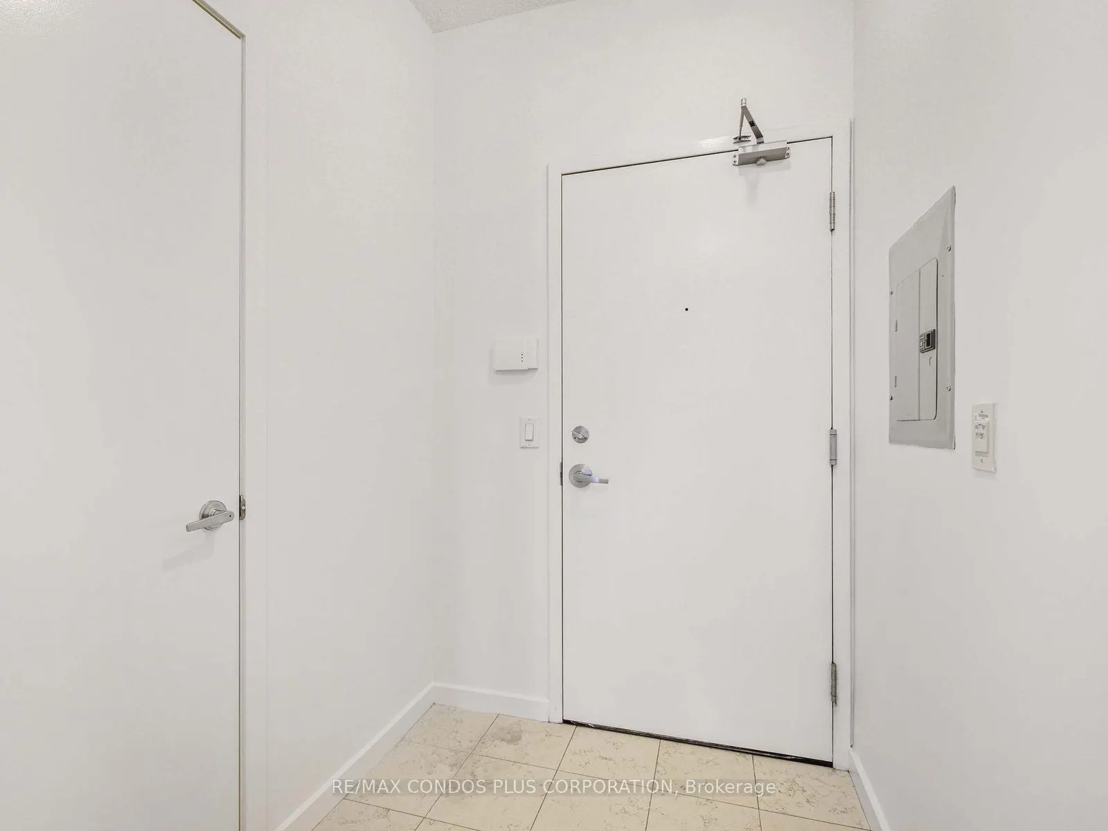 208 Queens Quay W, #2209