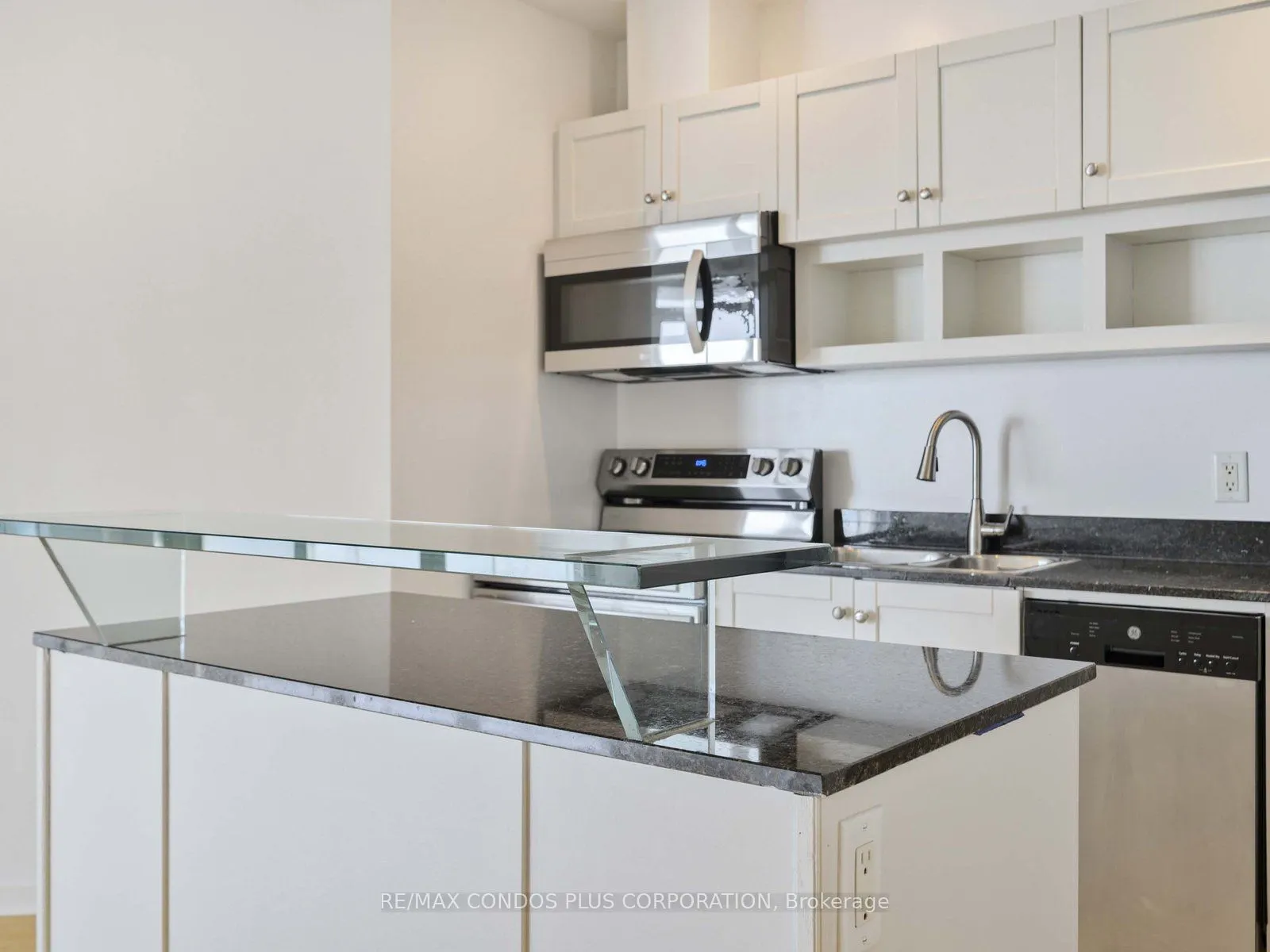 208 Queens Quay W, #2209