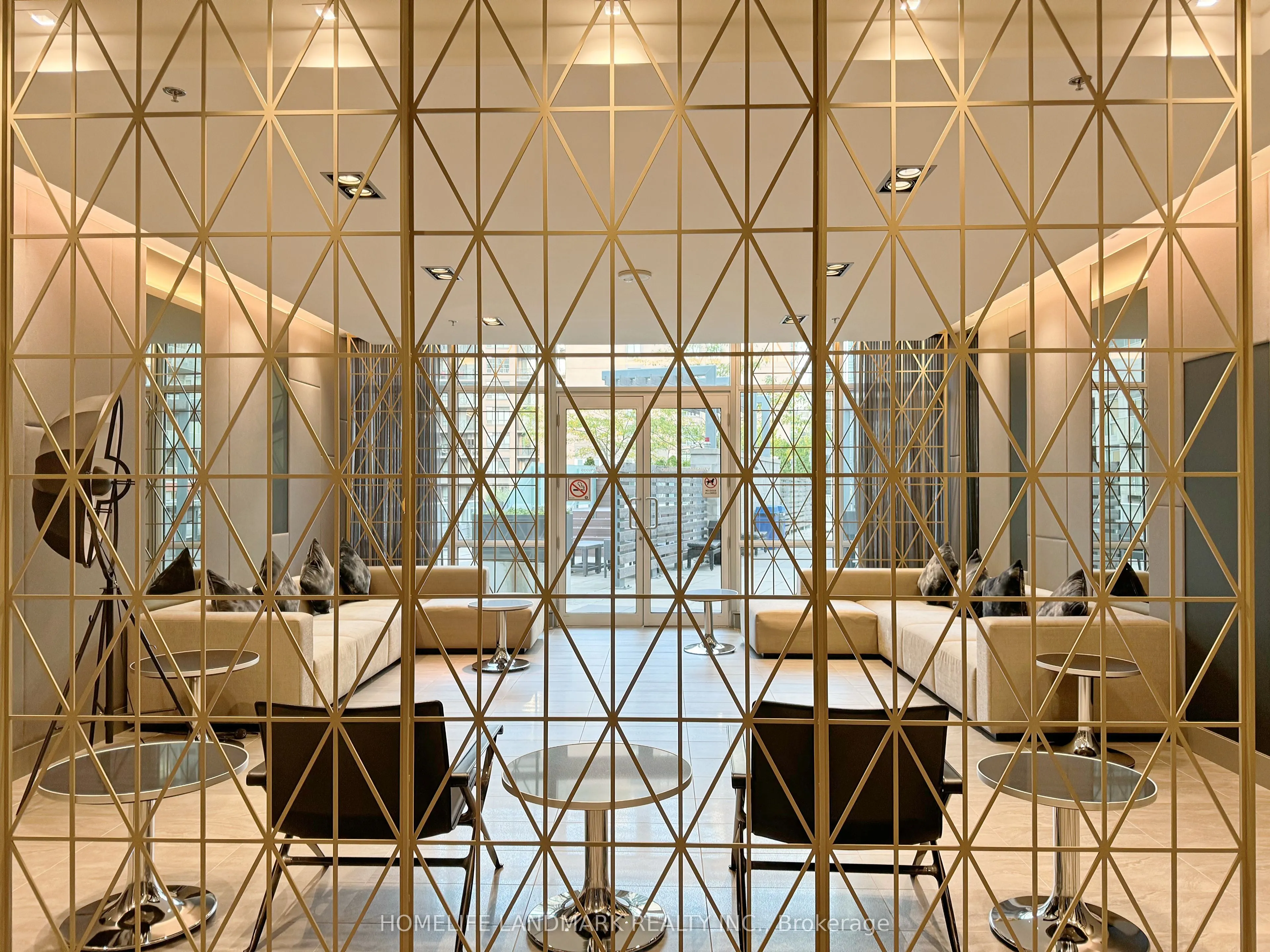 30 Nelson Street, #418