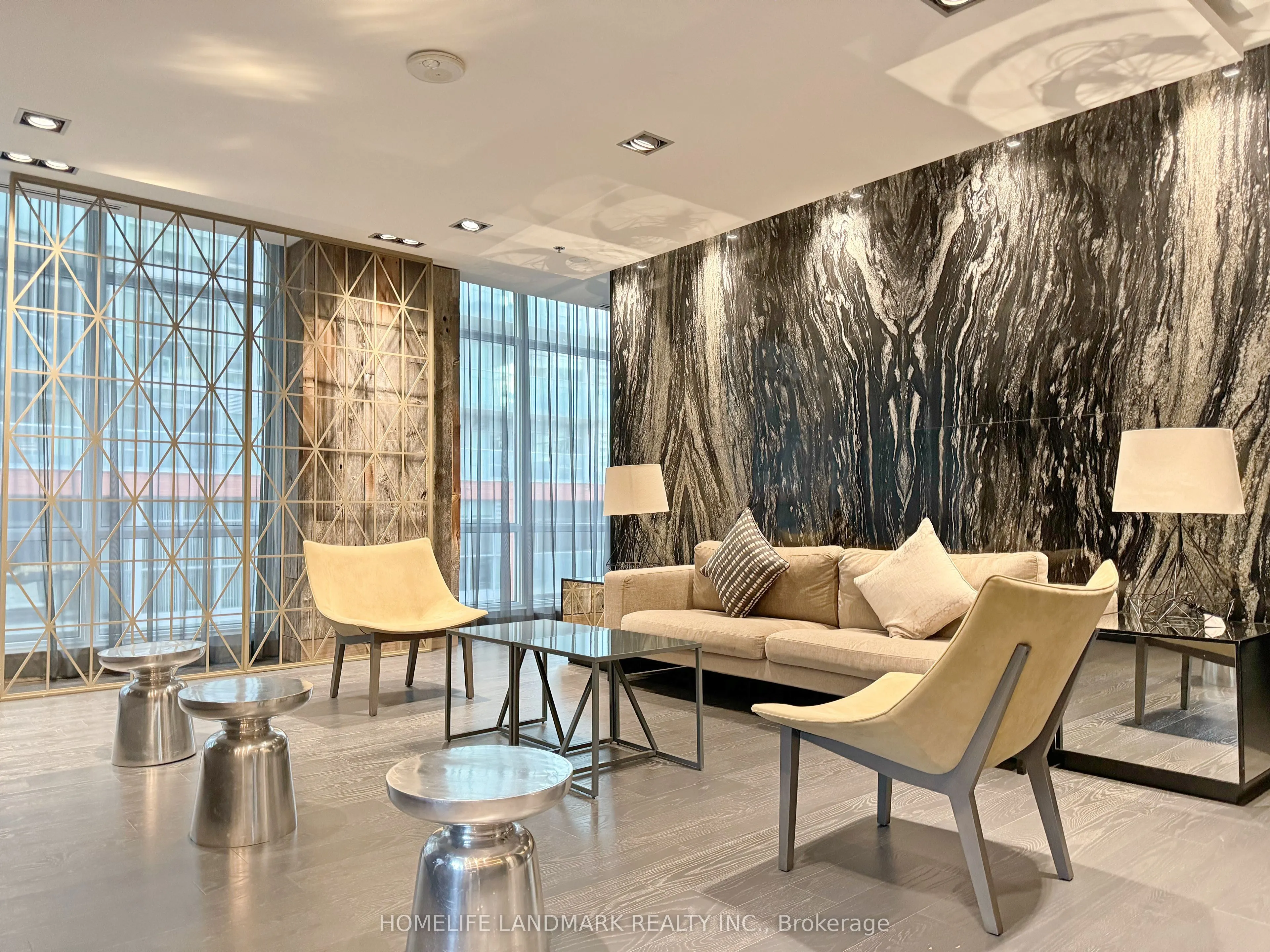 30 Nelson Street, #418