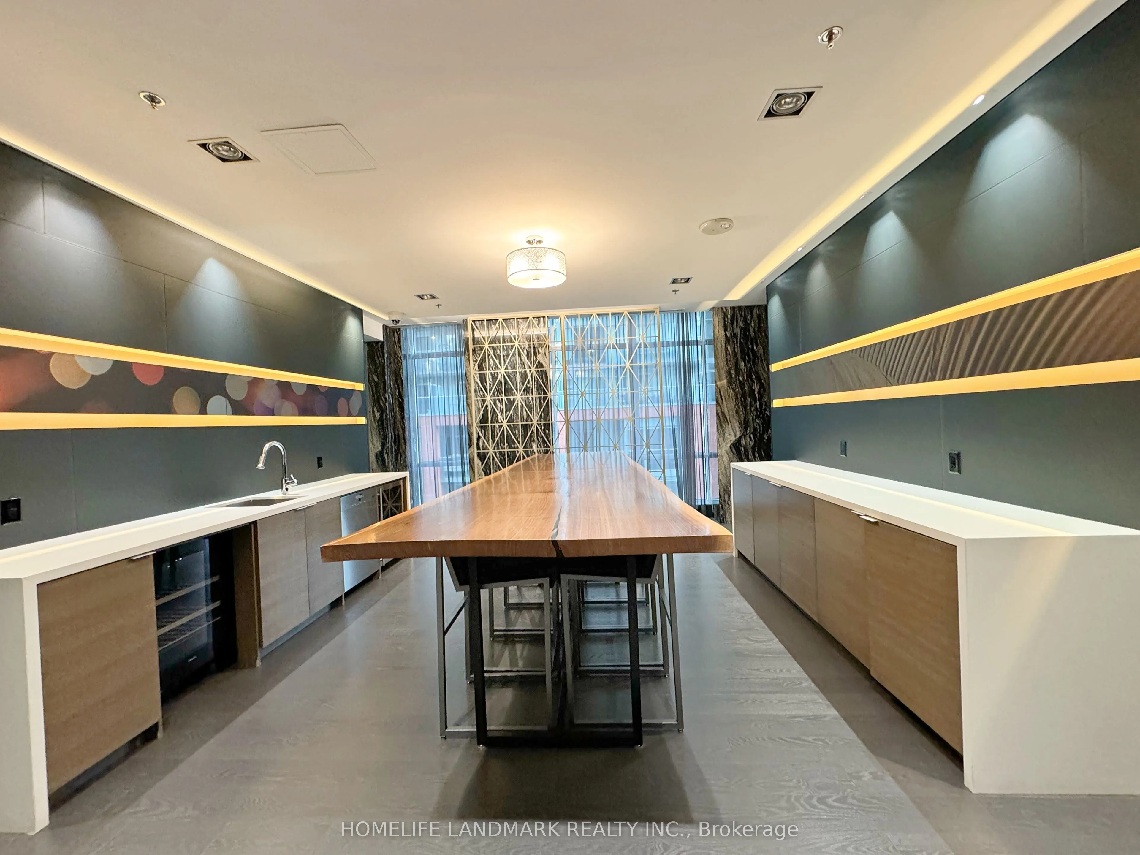 30 Nelson Street, #418