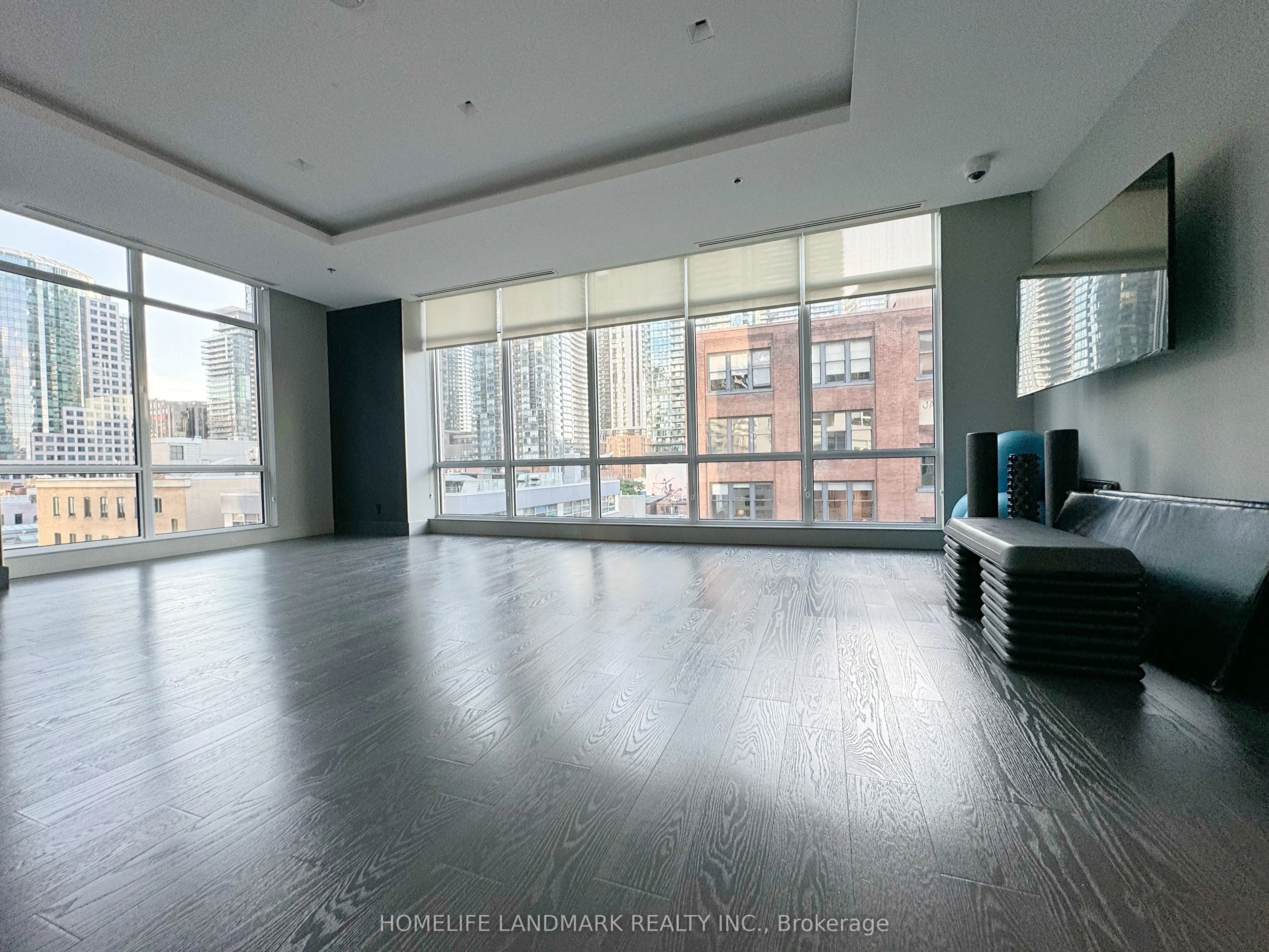 30 Nelson Street, #418