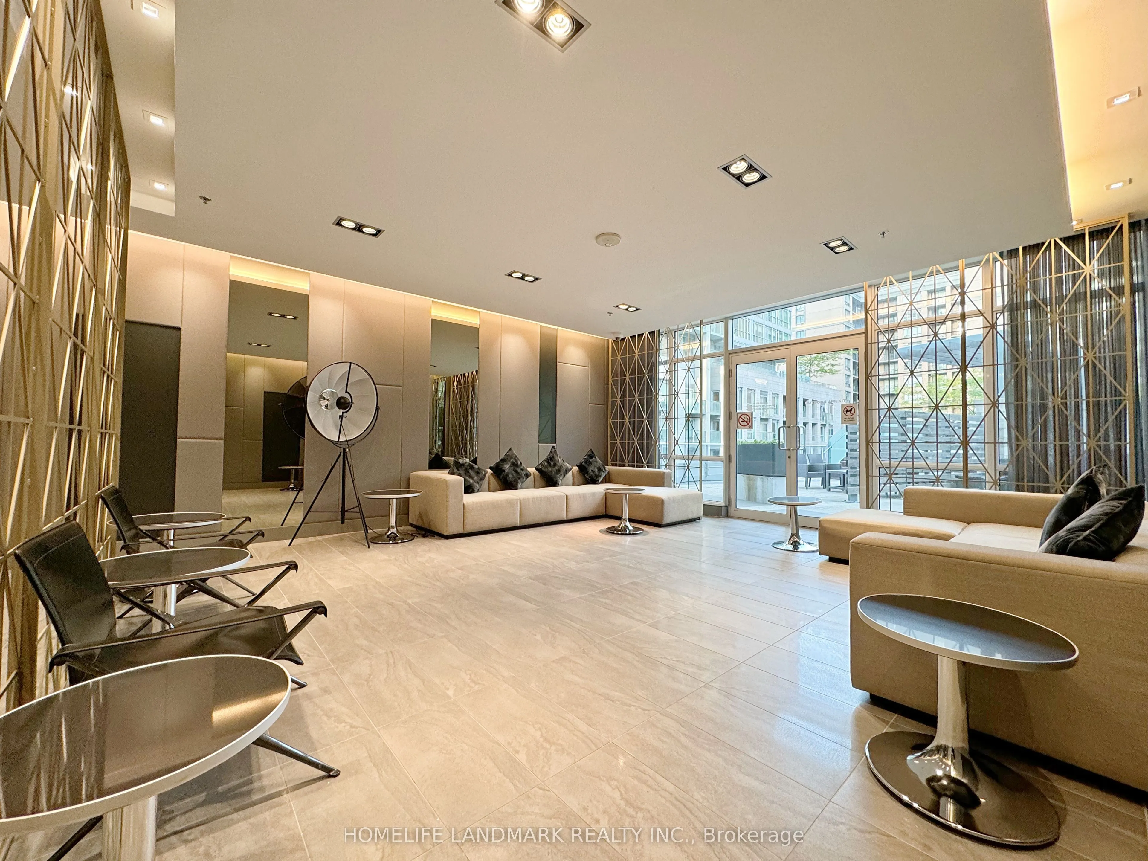 30 Nelson Street, #418