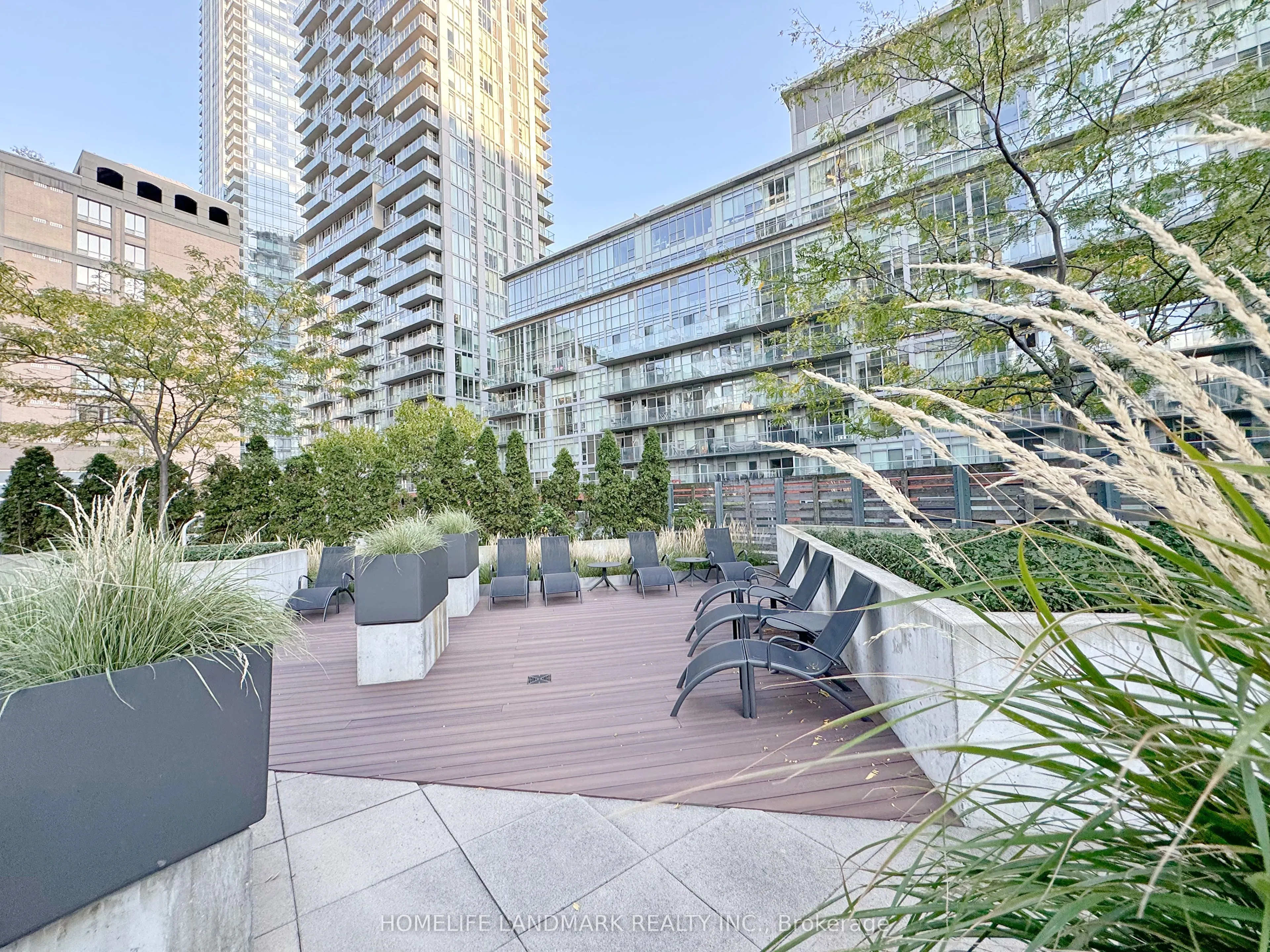 30 Nelson Street, #418