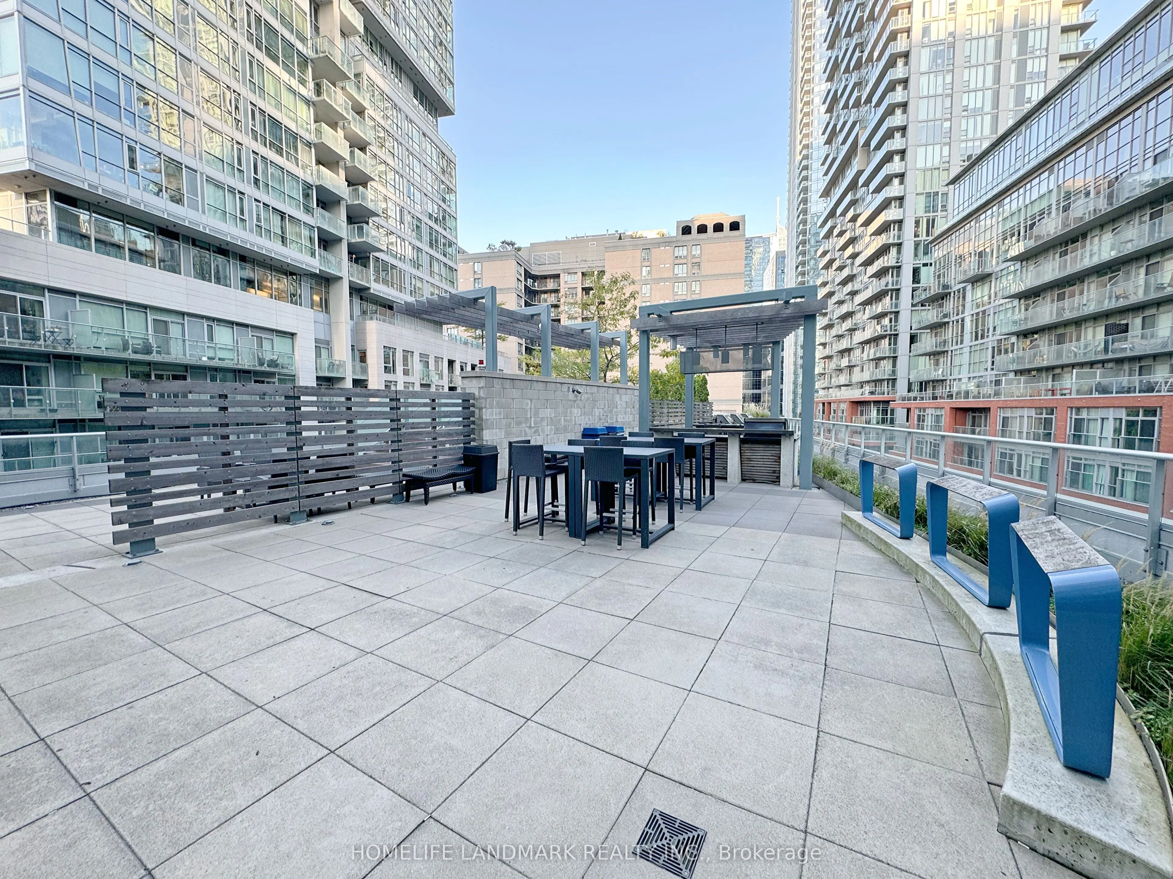 30 Nelson Street, #418