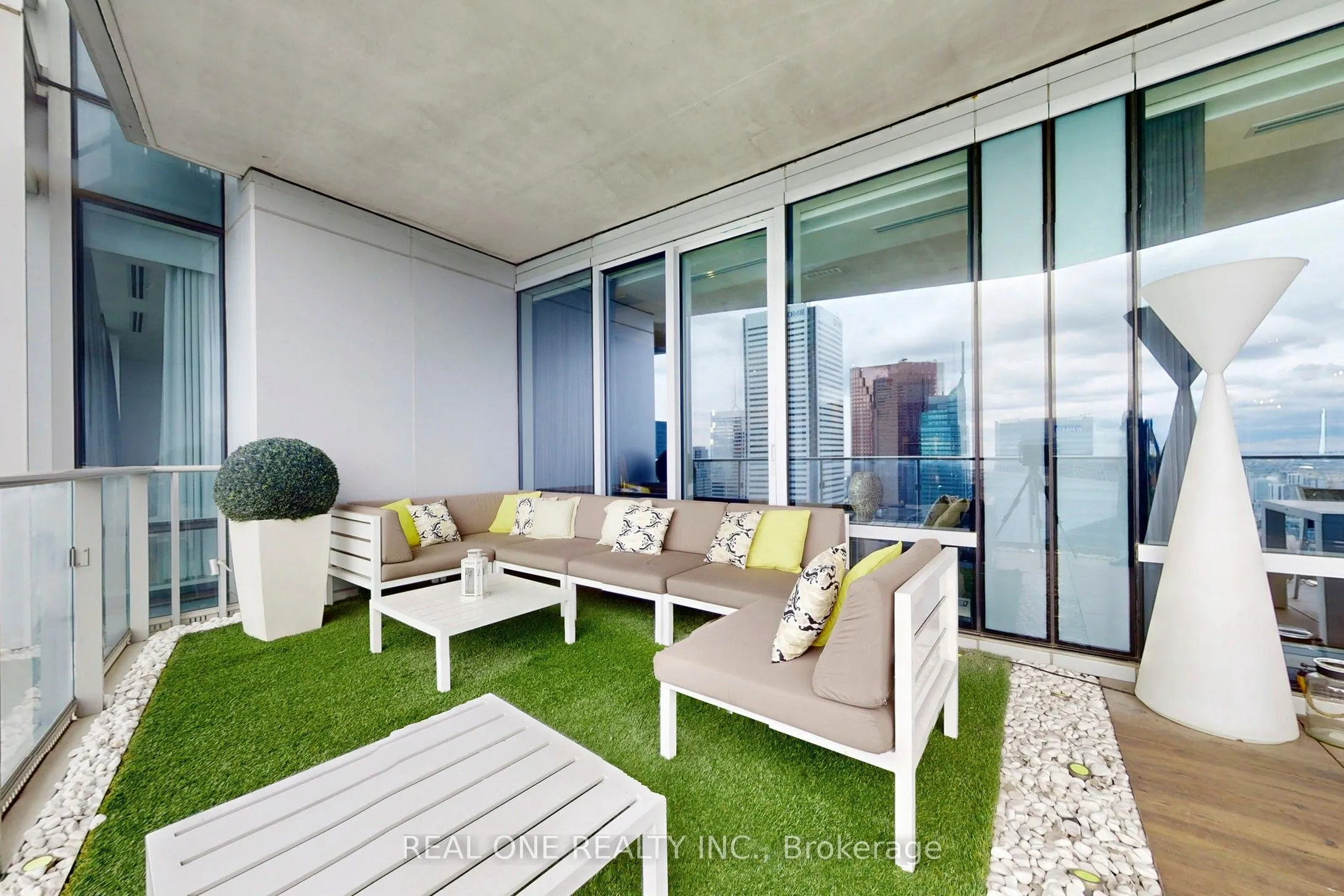 180 UNIVERSITY Avenue, #6205