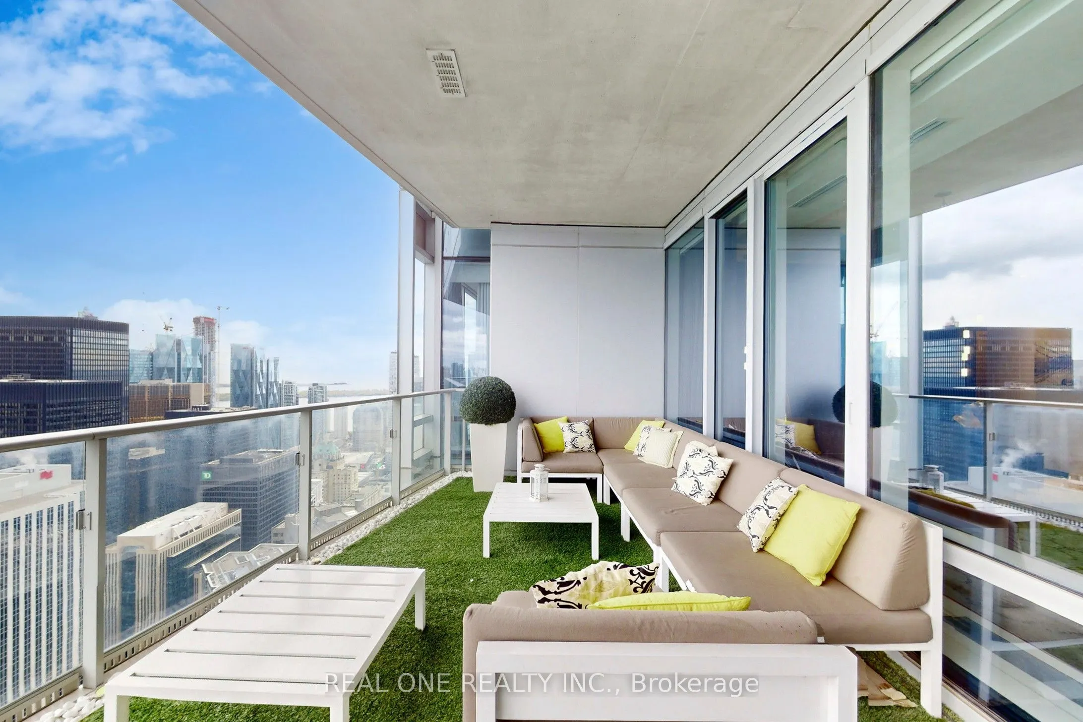 180 UNIVERSITY Avenue, #6205