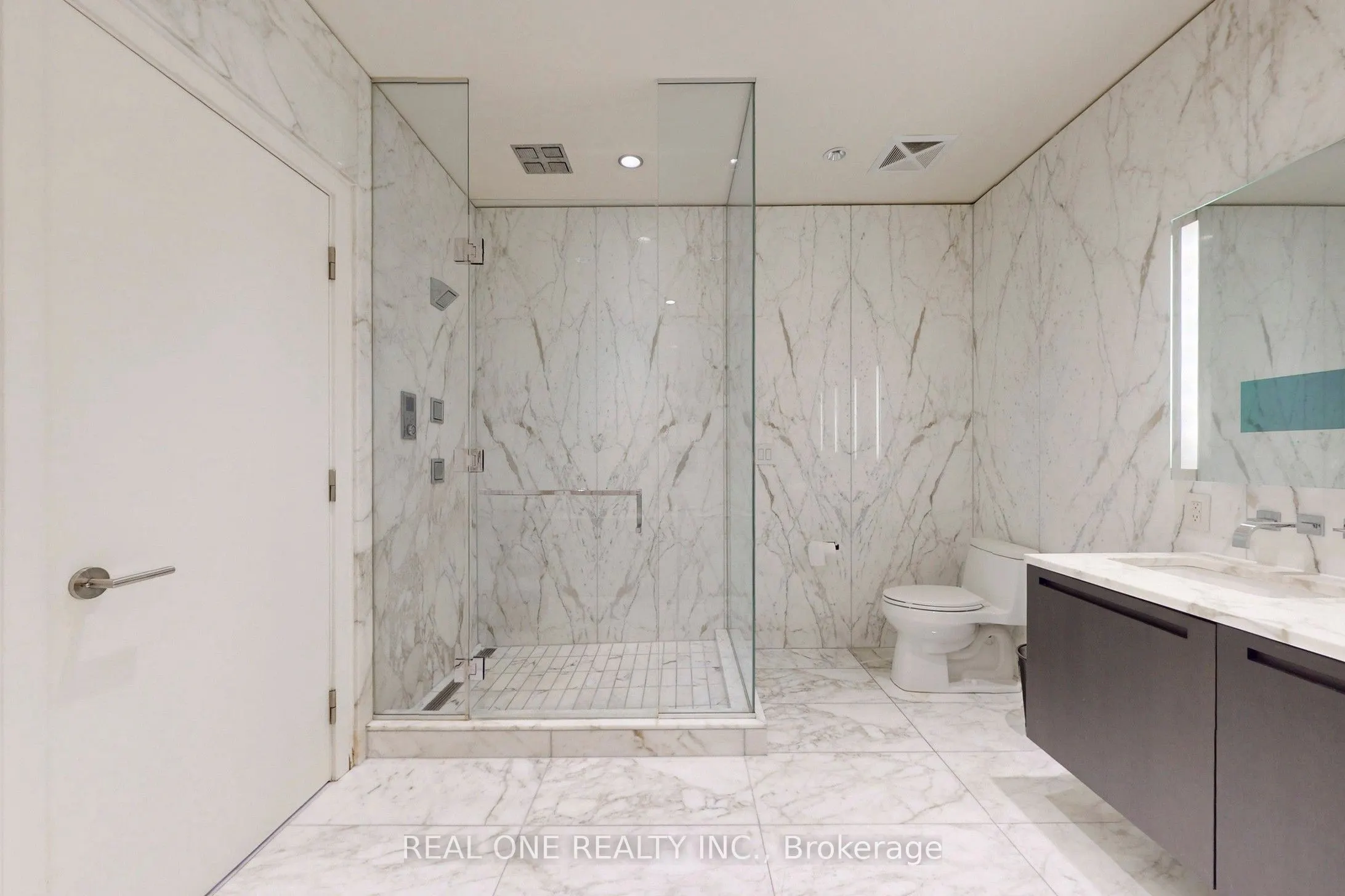 180 UNIVERSITY Avenue, #6205