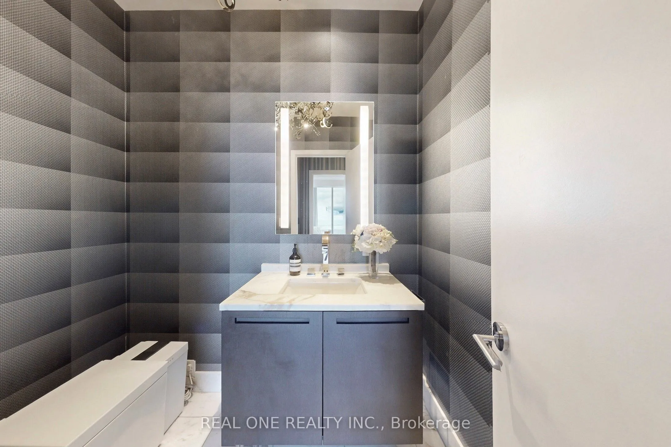 180 UNIVERSITY Avenue, #6205