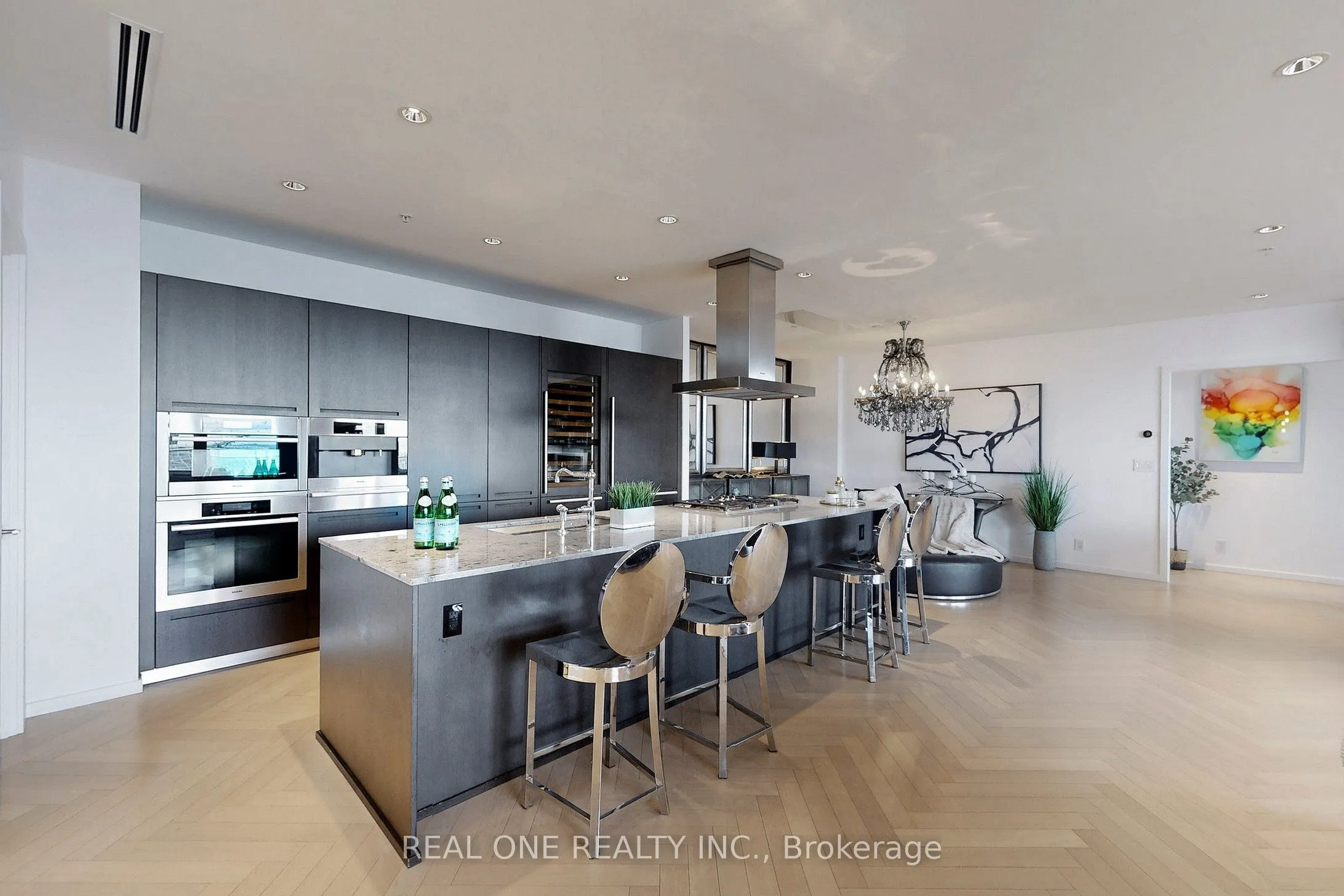 180 UNIVERSITY Avenue, #6205