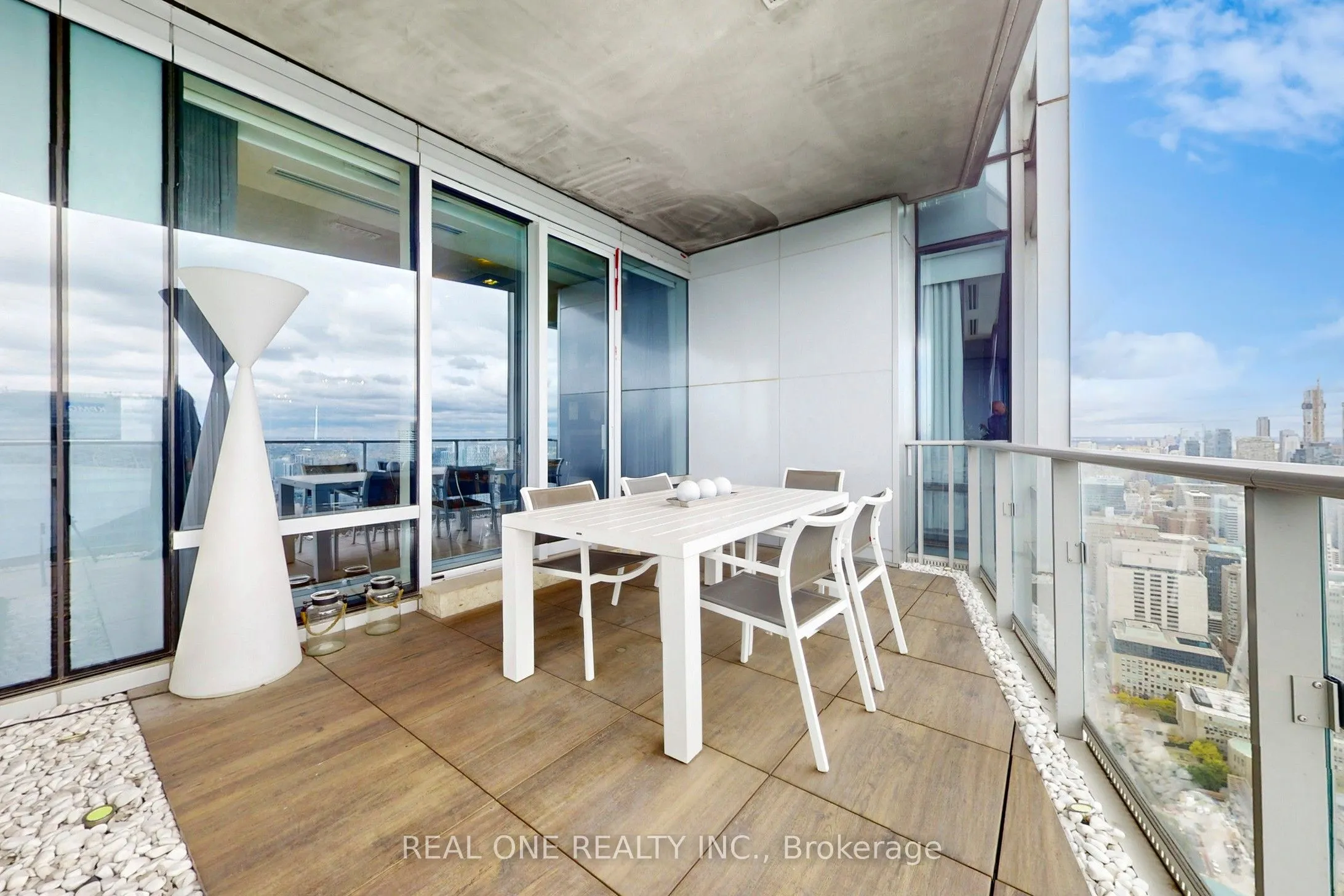 180 UNIVERSITY Avenue, #6205