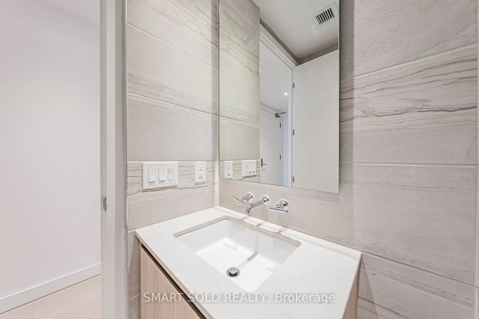 81 Wellesley Street E, #1307