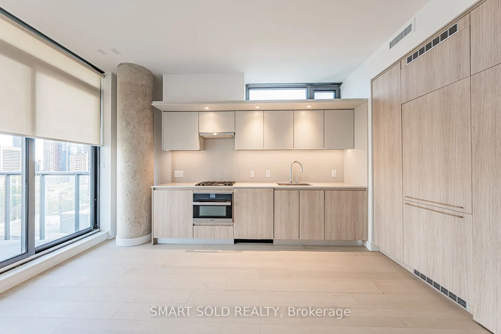 81 Wellesley Street E, #1307