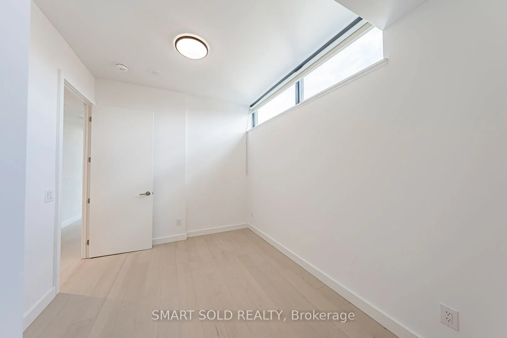 81 Wellesley Street E, #1307