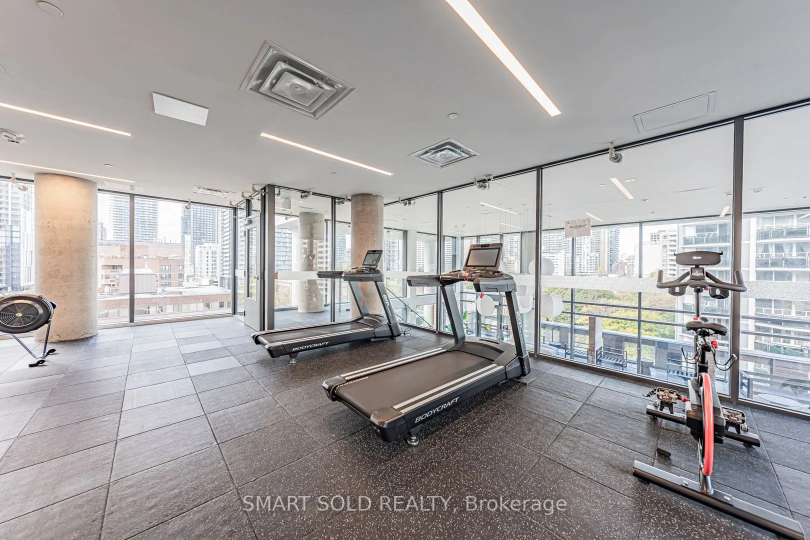 81 Wellesley Street E, #1307