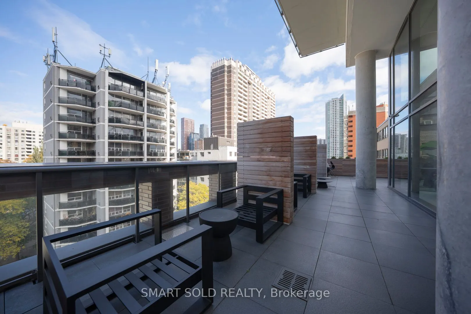 81 Wellesley Street E, #1307