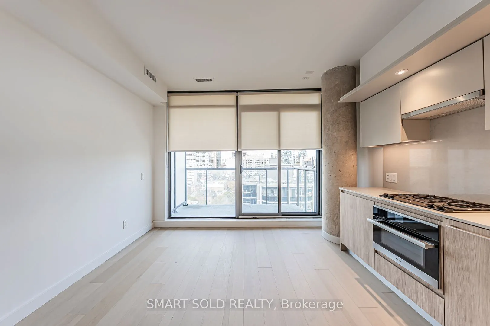 81 Wellesley Street E, #1307