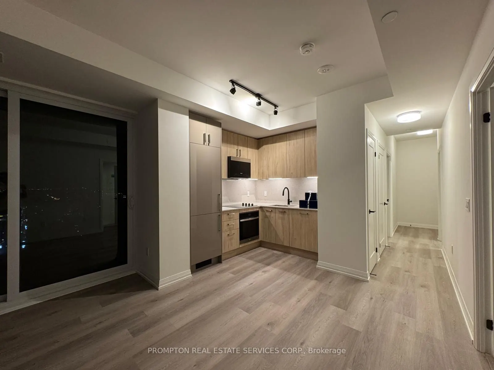 280 Dundas Street W, #2310